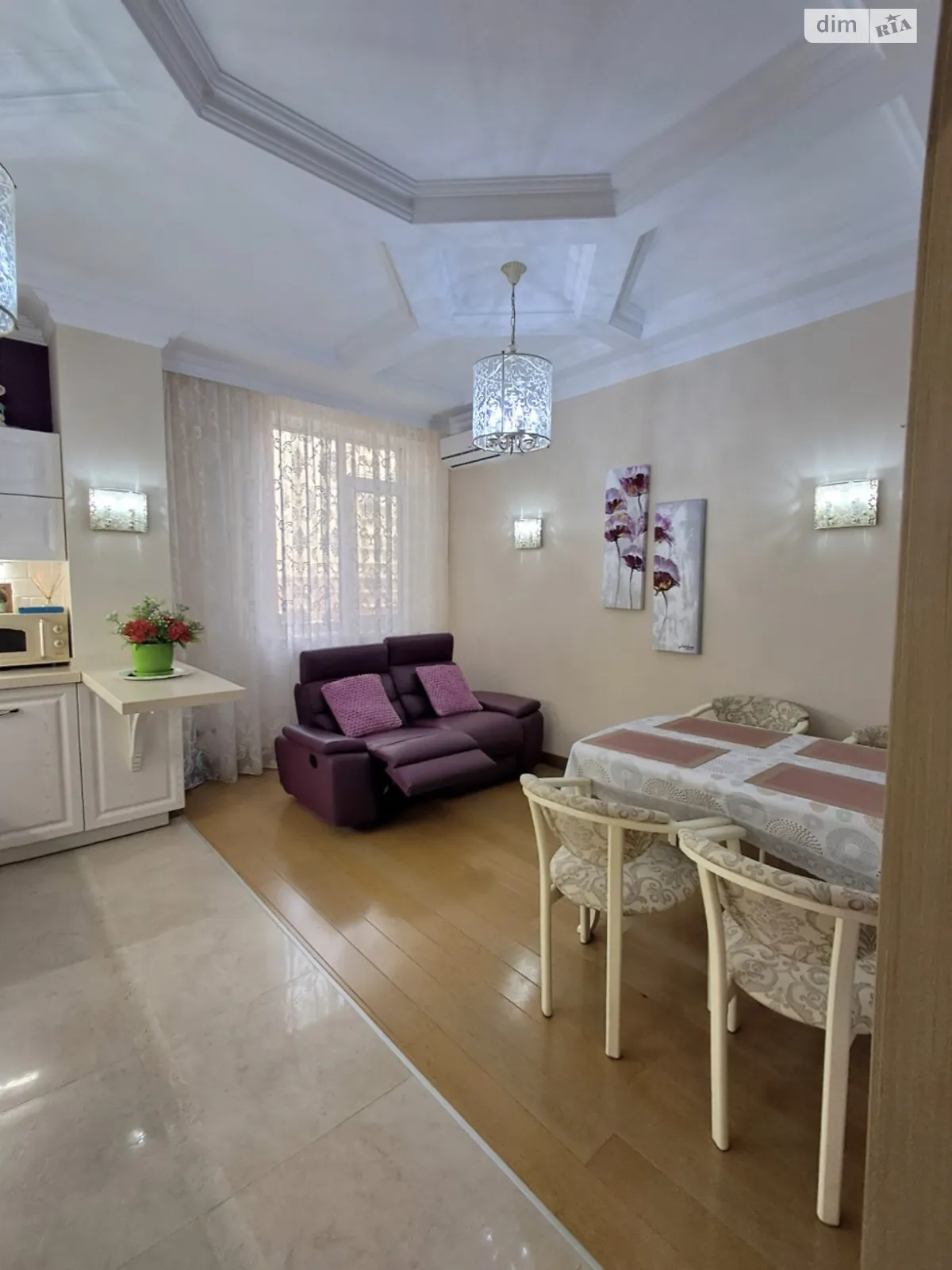 Продается 2-комнатная квартира 83 кв. м в Одессе, ул. Жемчужная, 3