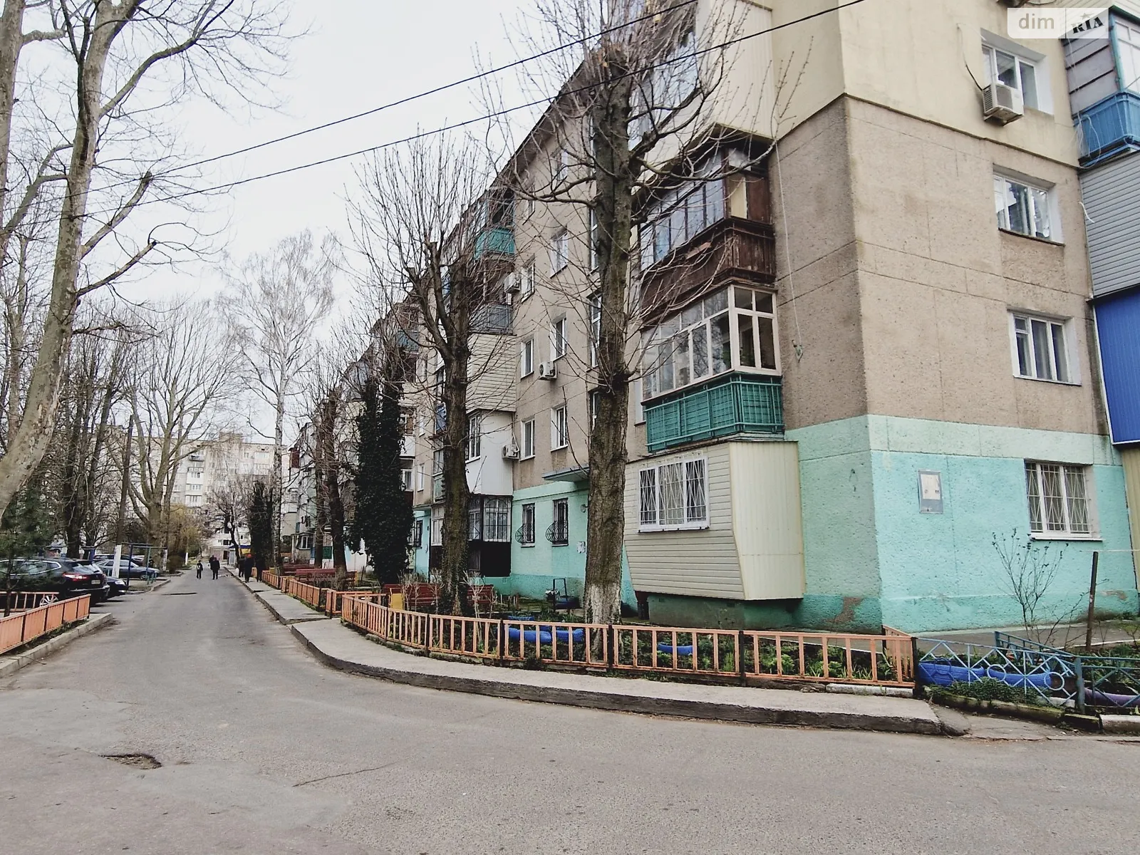 Продається 2-кімнатна квартира 46 кв. м у Чорноморську, вул. Парусна