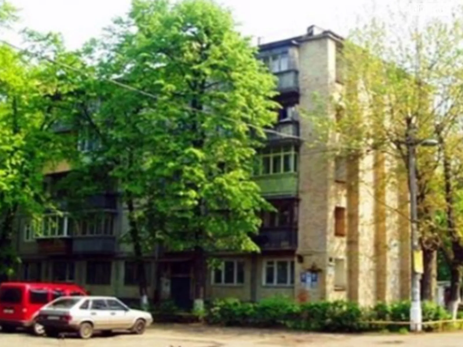 Продается 3-комнатная квартира 56 кв. м в Киеве, просп. Отрадный, 10А