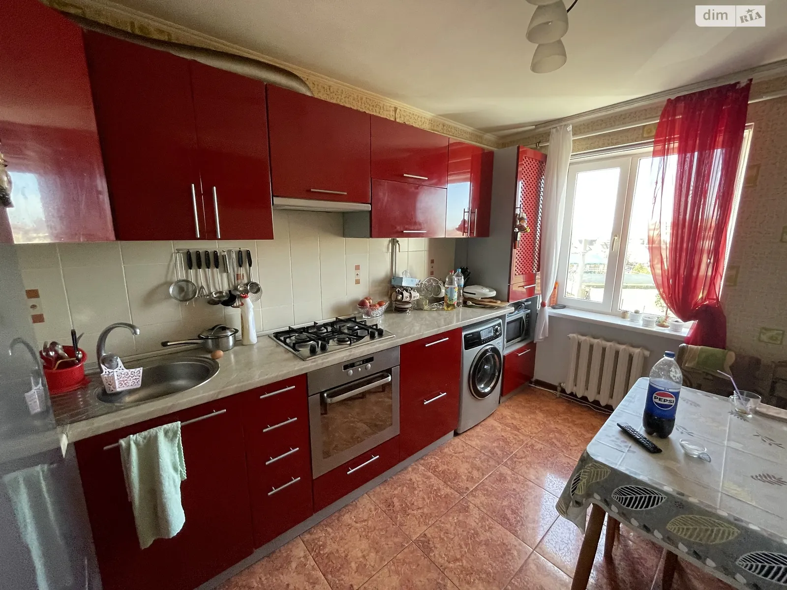 Продается 4-комнатная квартира 70 кв. м в Черноморске, цена: 60000 $