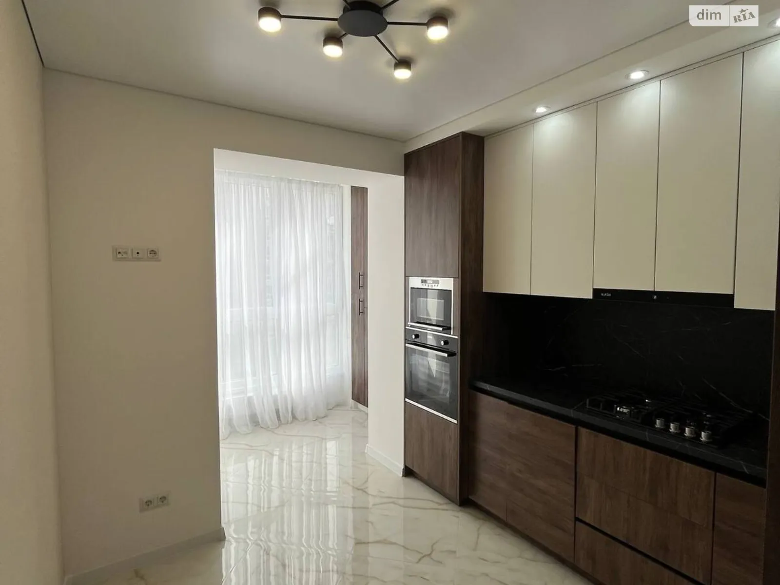 Продается 2-комнатная квартира 56.7 кв. м в Ивано-Франковске, ул. Химиков - фото 1
