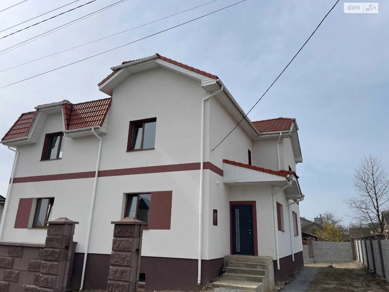 Продается дом на 2 этажа 158 кв. м с камином, цена: 65000 $