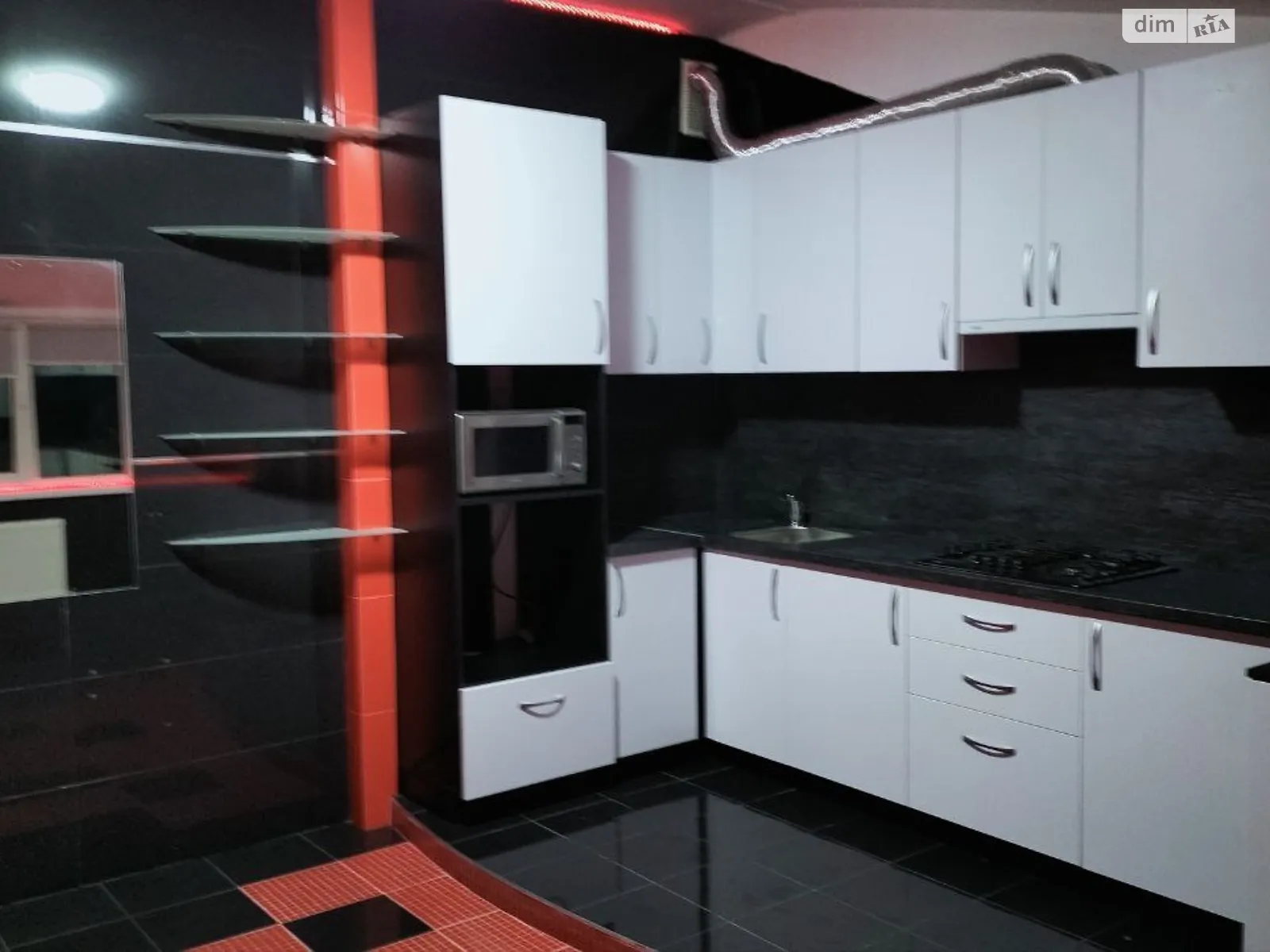 1-кімнатна квартира 74 кв. м у Тернополі, цена: 48000 $ - фото 1