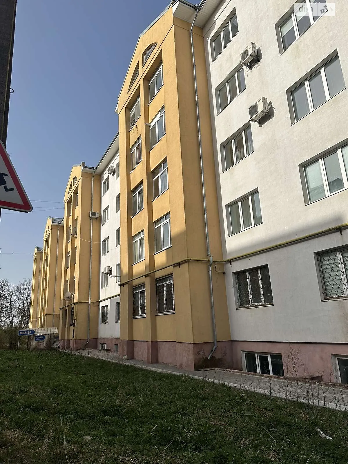 Продается 1-комнатная квартира 45 кв. м в Ровно, ул. Иосифа Драганчука, 4