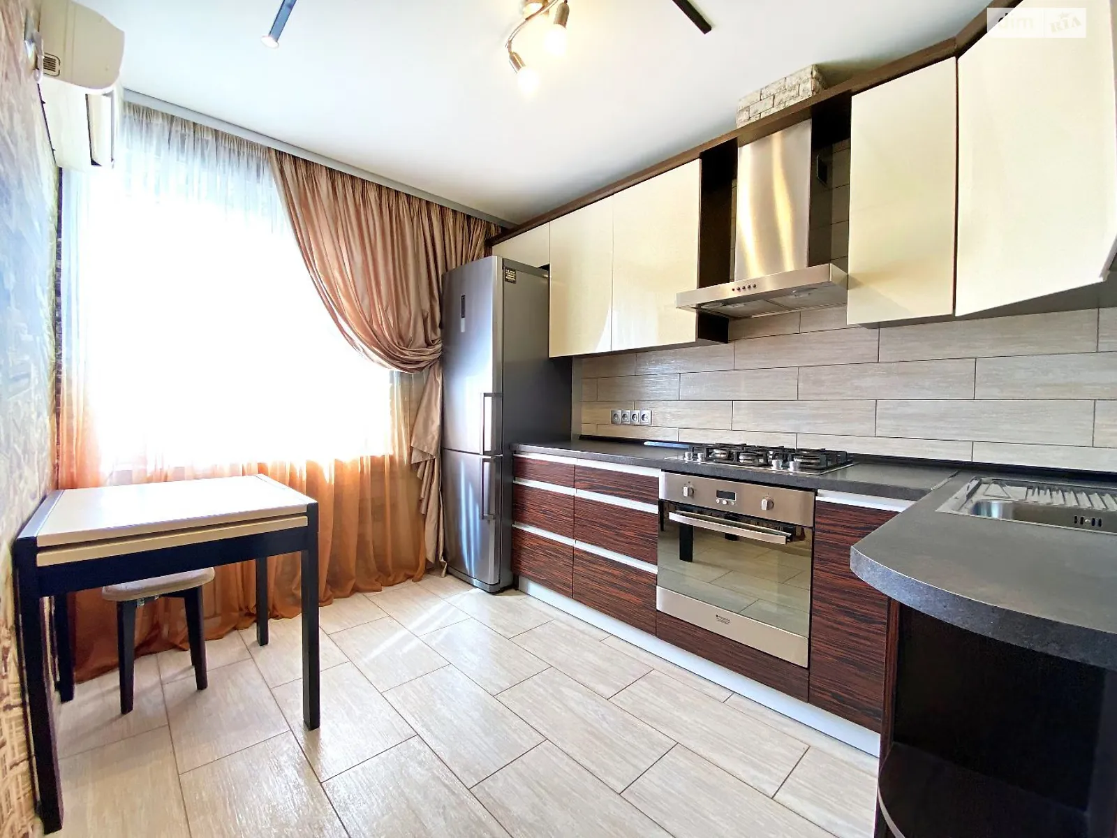 Продается 2-комнатная квартира 52 кв. м в Днепре, цена: 36000 $