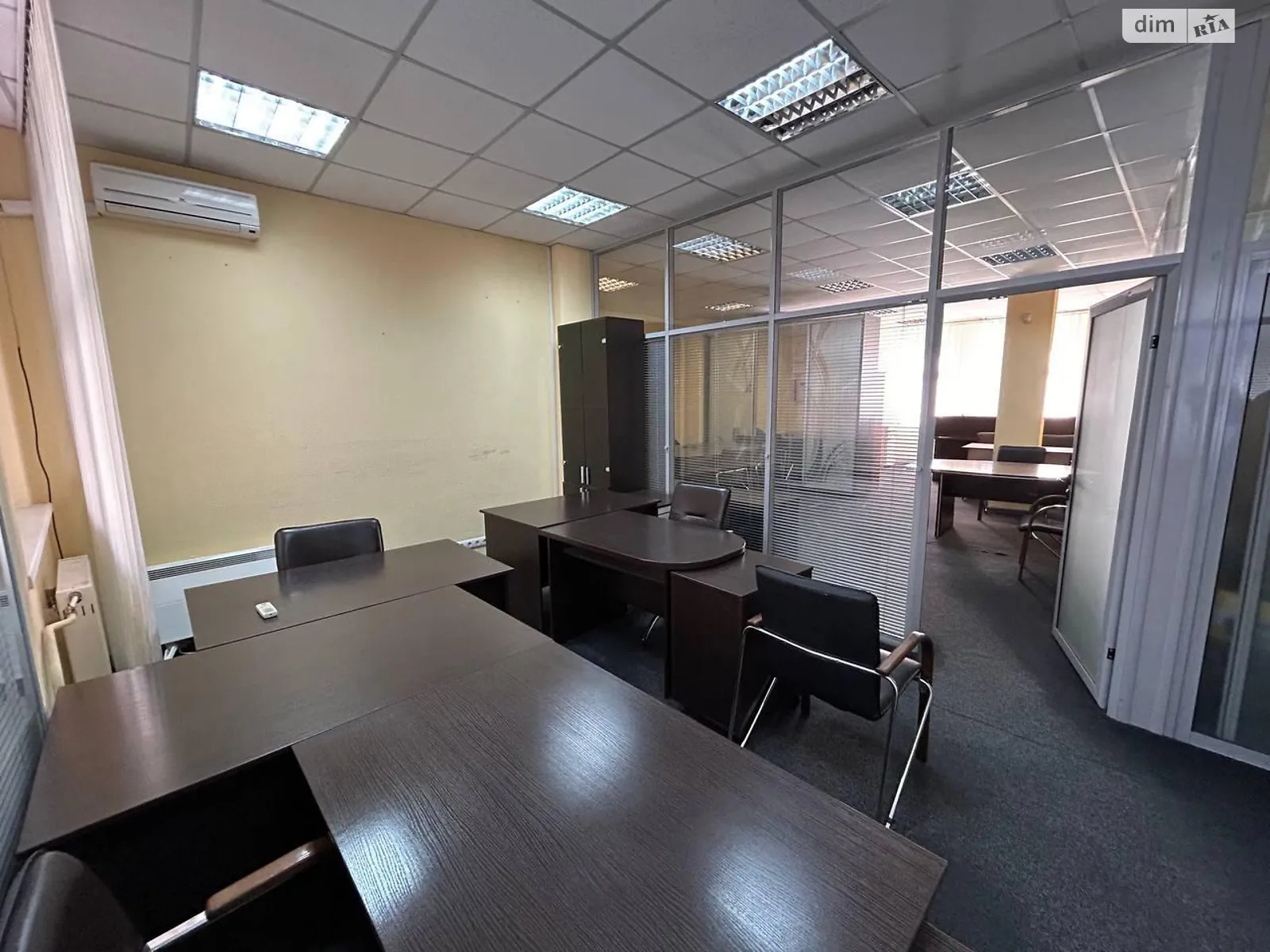 Здається в оренду офіс 85 кв. м в бізнес-центрі, цена: 35000 грн