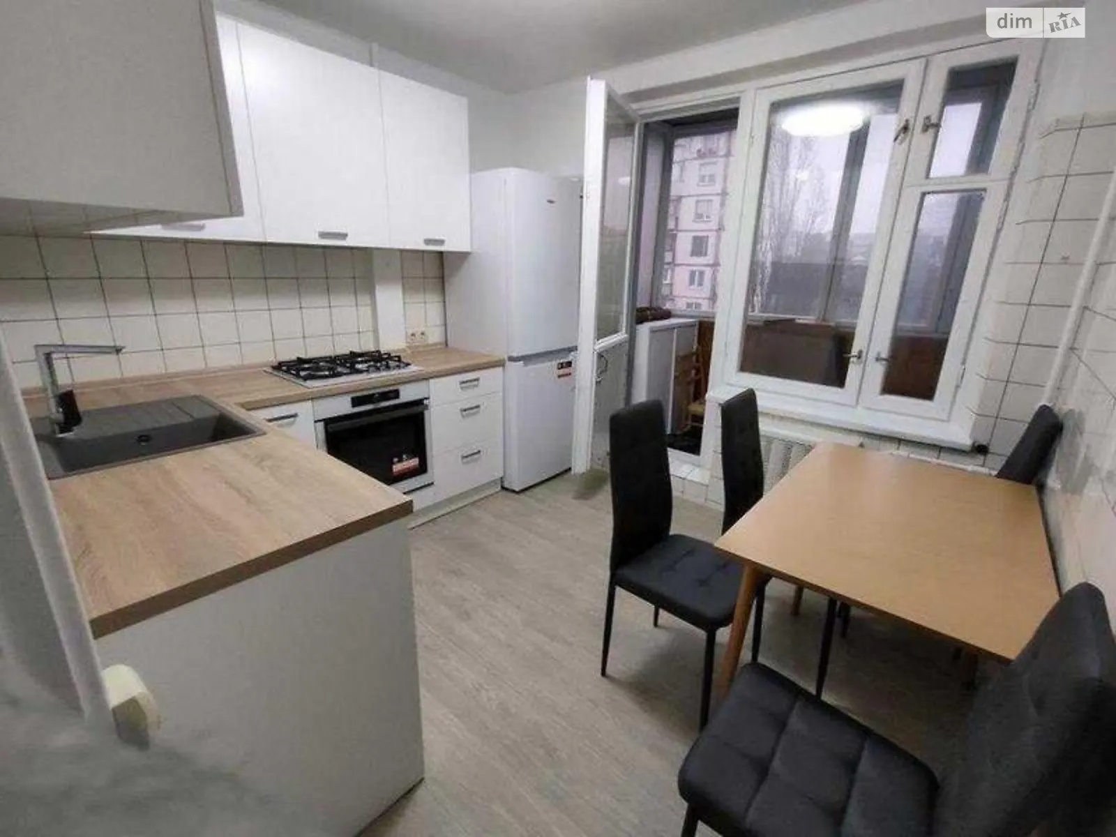 Продается 2-комнатная квартира 46 кв. м в Киеве, ул. Николая Ушакова, 4 - фото 1