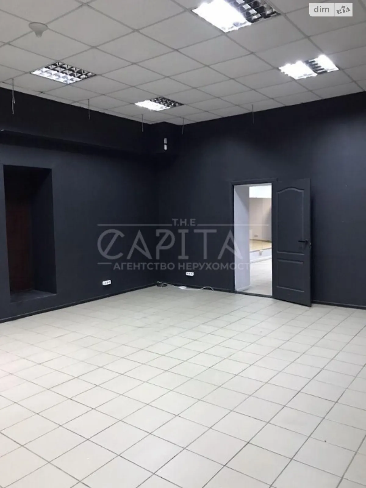 Продається офіс 156 кв. м в бізнес-центрі, цена: 152000 $