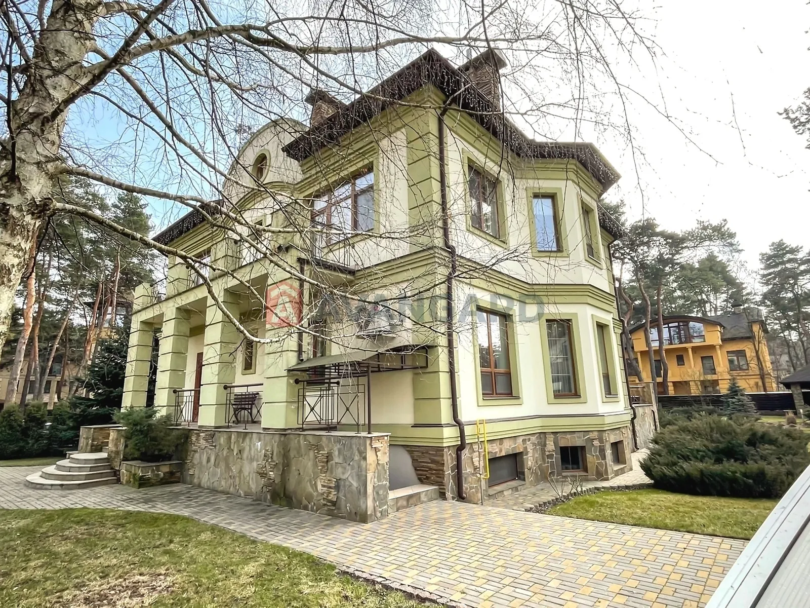 Продается дом на 2 этажа 512 кв. м с террасой, цена: 480000 $