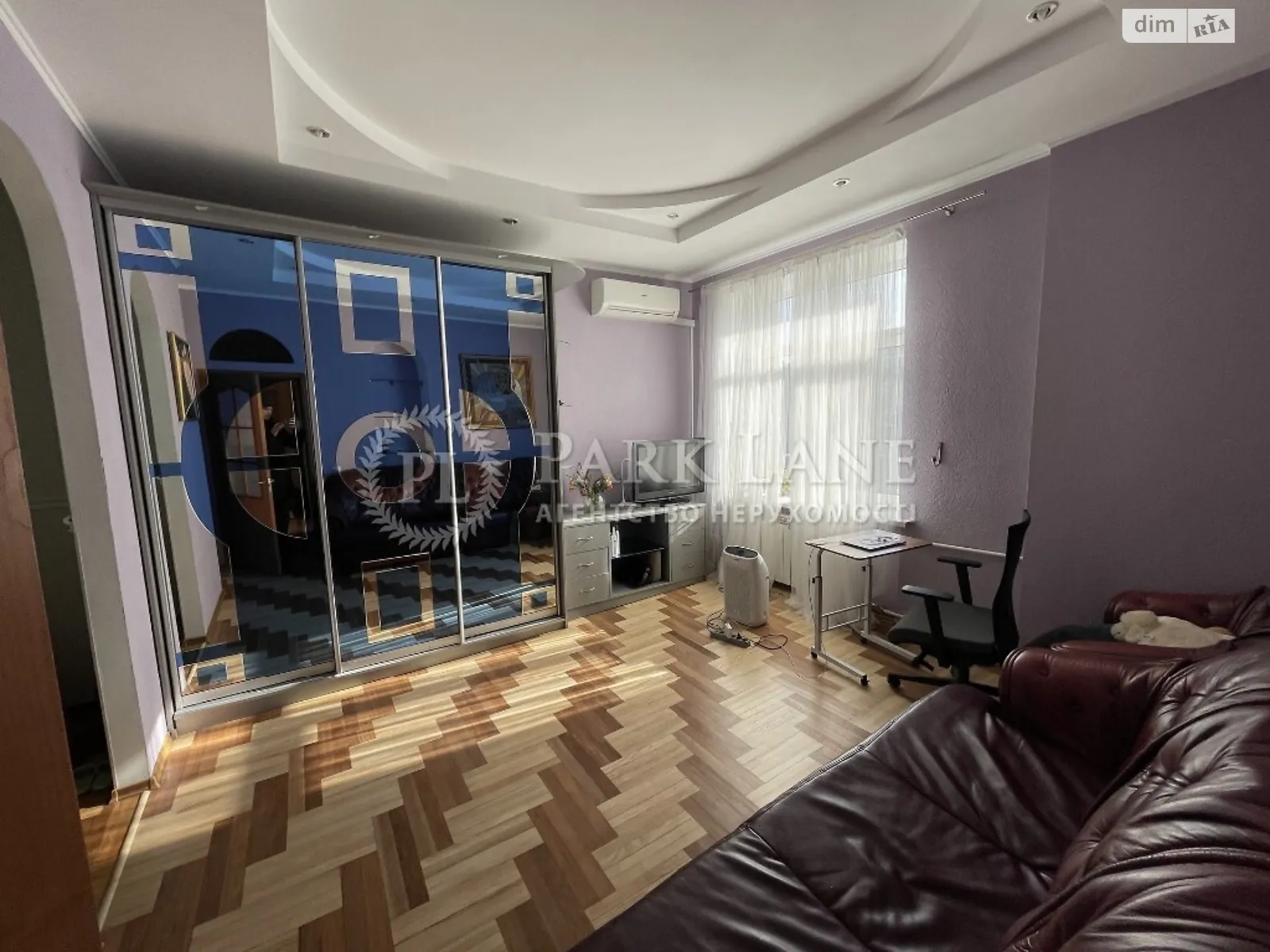 Продается 2-комнатная квартира 60 кв. м в Киеве, ул. Ивана Мазепы, 3
