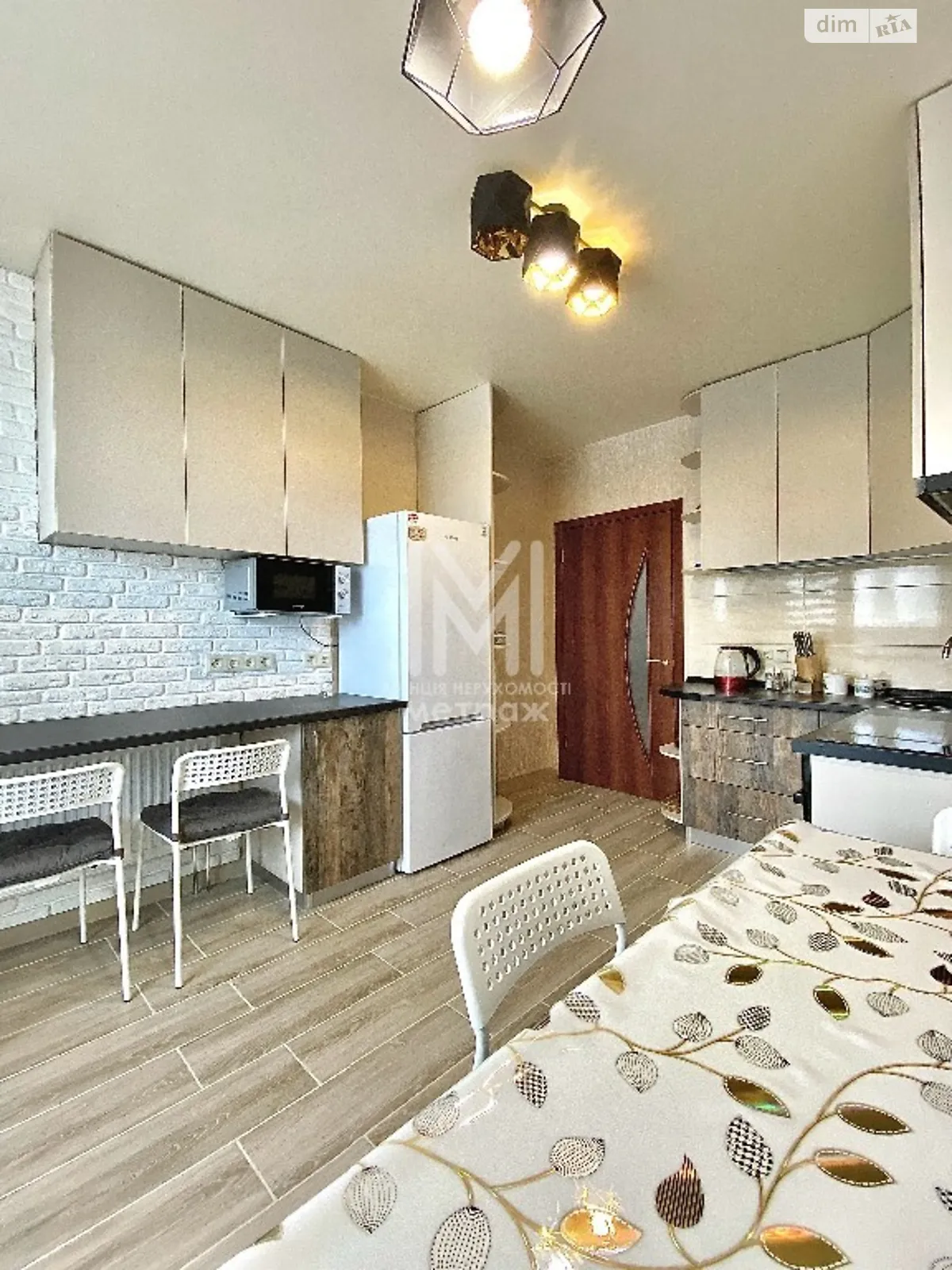 Продается 1-комнатная квартира 42 кв. м в Харькове, ул. Качановская, 17 - фото 1