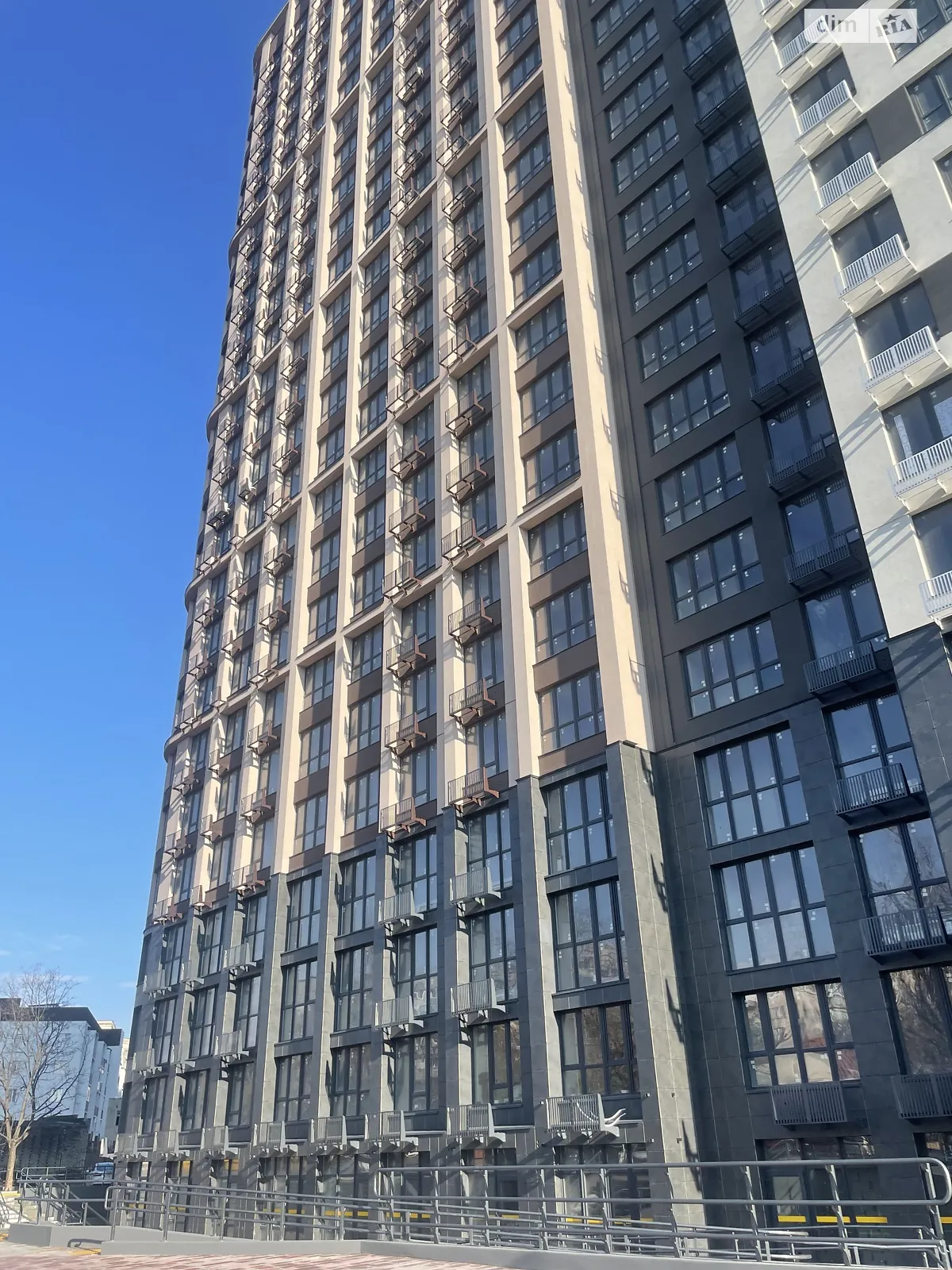 Продається 1-кімнатна квартира 34 кв. м у Одесі, вул. Івана Франка, 40 корпус 1 - фото 1