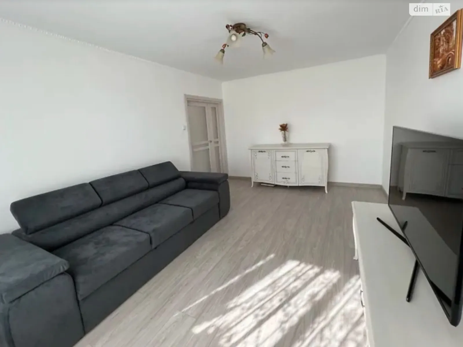 Продається 3-кімнатна квартира 58.4 кв. м у Рівному, вул. Миколи Карнаухова, 41 - фото 1