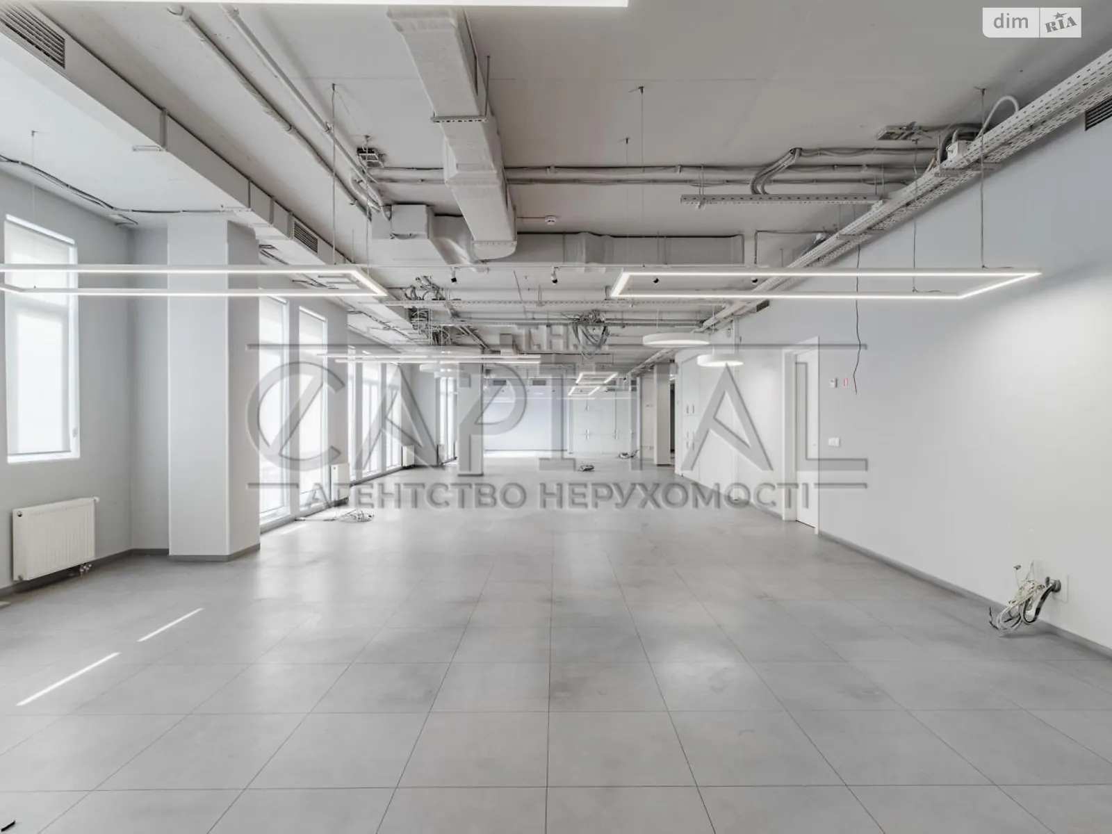 Сдается в аренду офис 331 кв. м в бизнес-центре, цена: 8425 $ - фото 1