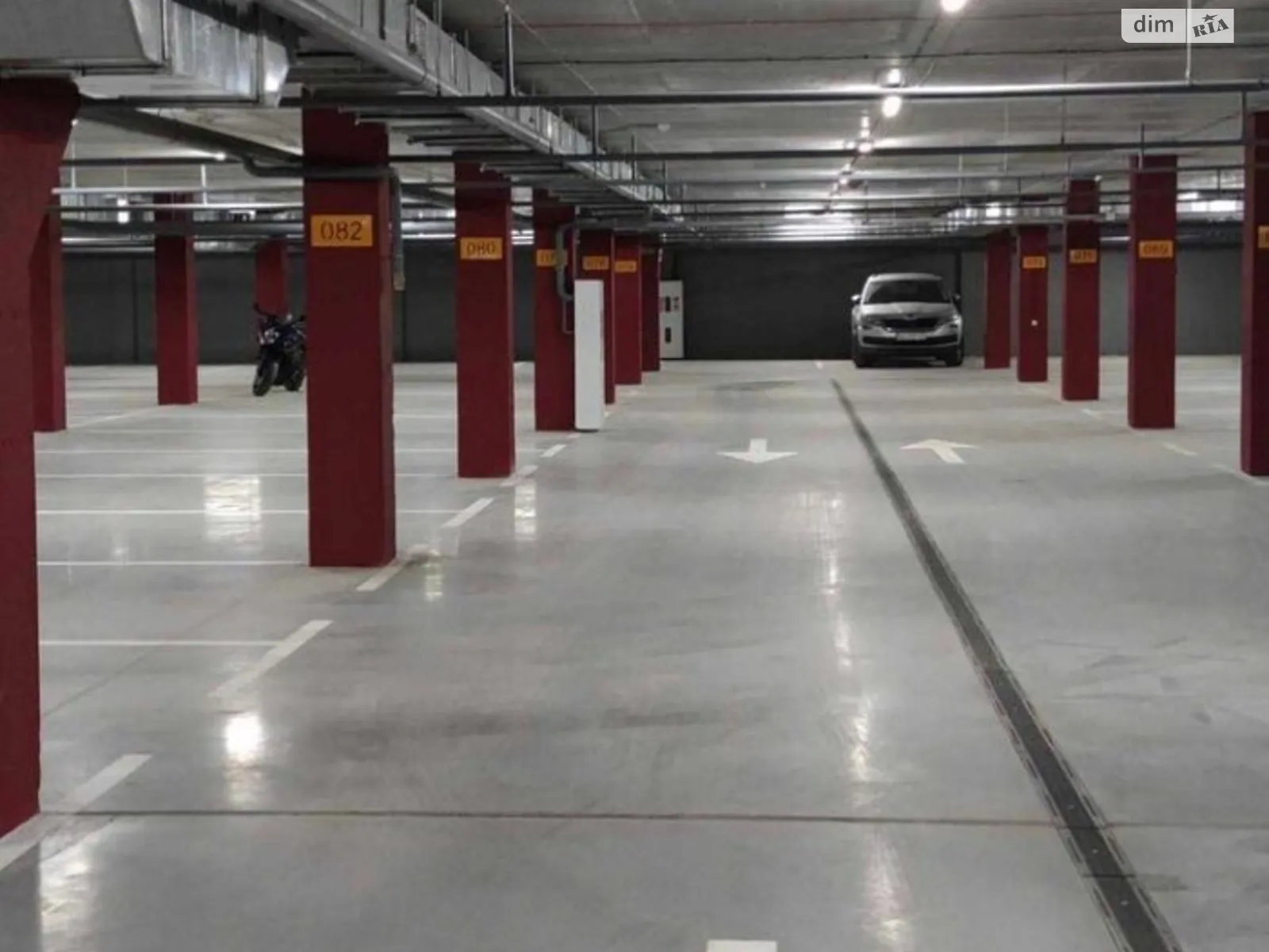 Продается подземный паркинг под легковое авто на 16 кв. м, цена: 21000 $