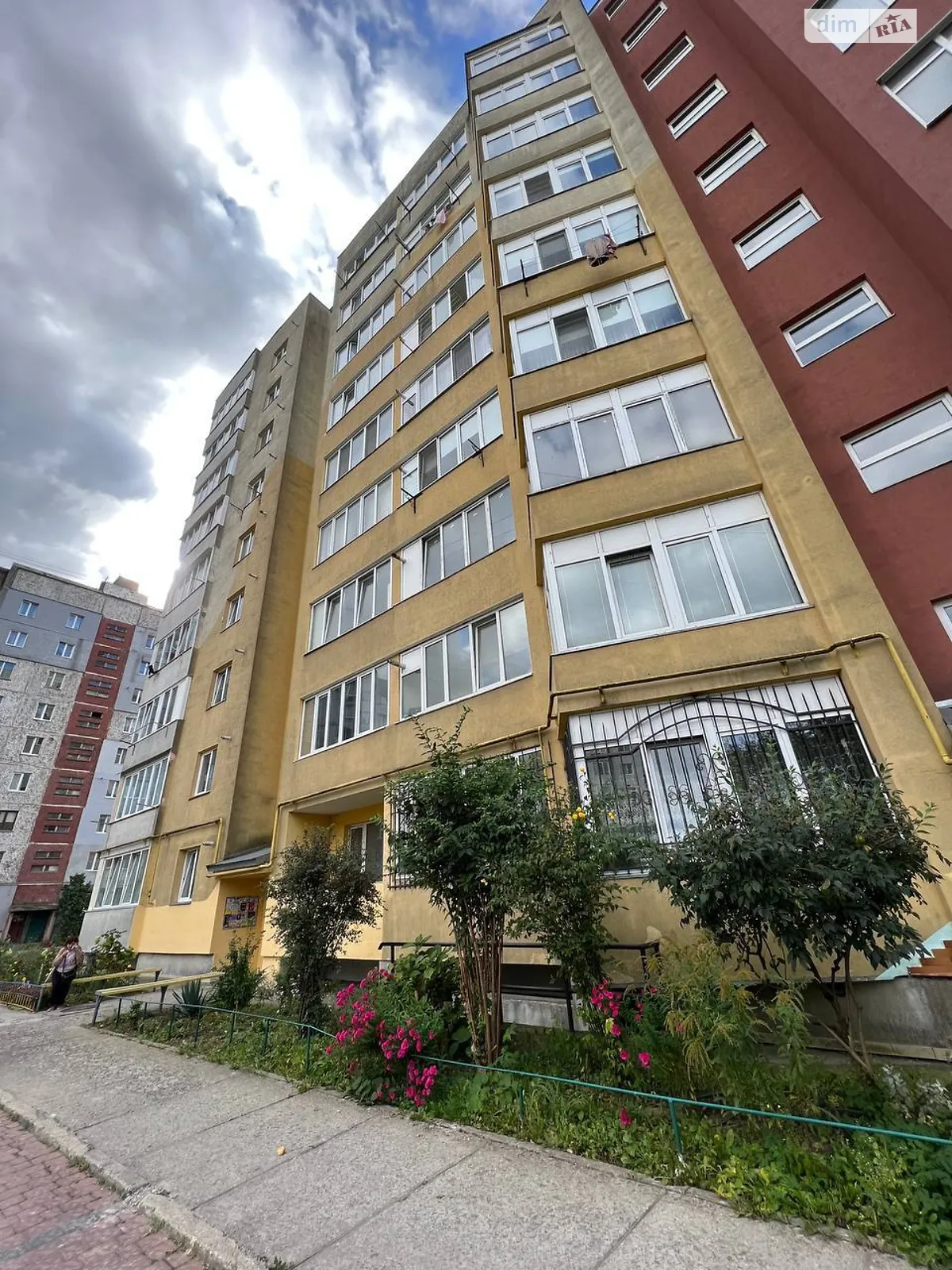Продается 2-комнатная квартира 66 кв. м в Ивано-Франковске, ул. Федьковича, 70Б