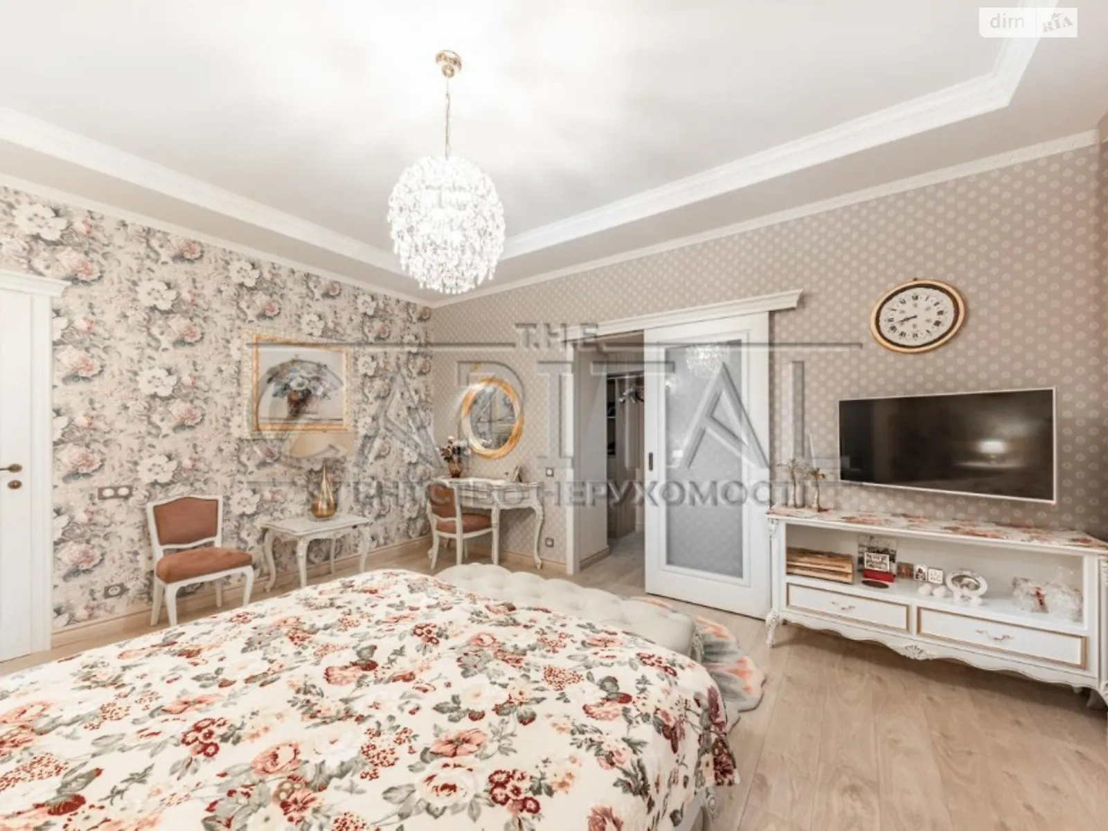 Продается 3-комнатная квартира 140 кв. м в Киеве, ул. Юрия Ильенко, 18Б - фото 1