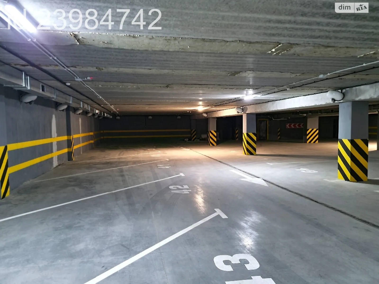 Продается подземный паркинг под легковое авто на 17.9 кв. м - фото 2