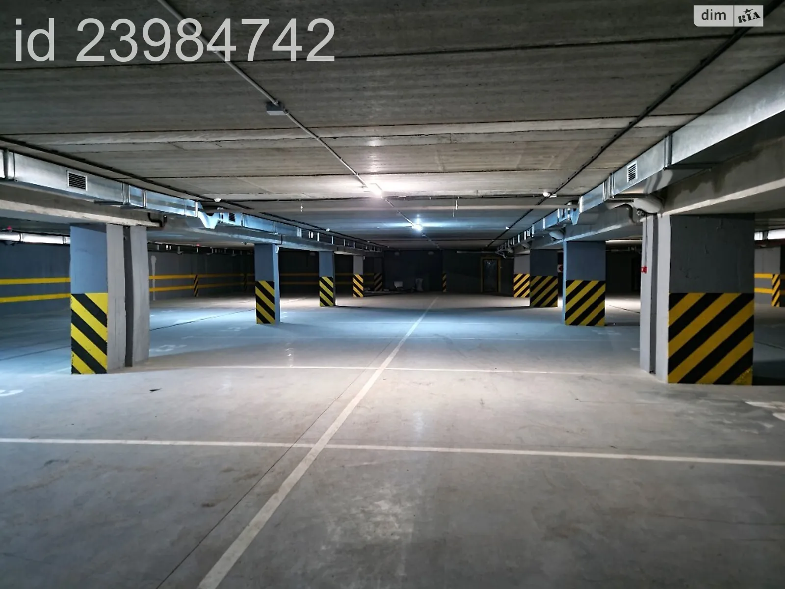 Продается подземный паркинг под легковое авто на 17.9 кв. м - фото 4
