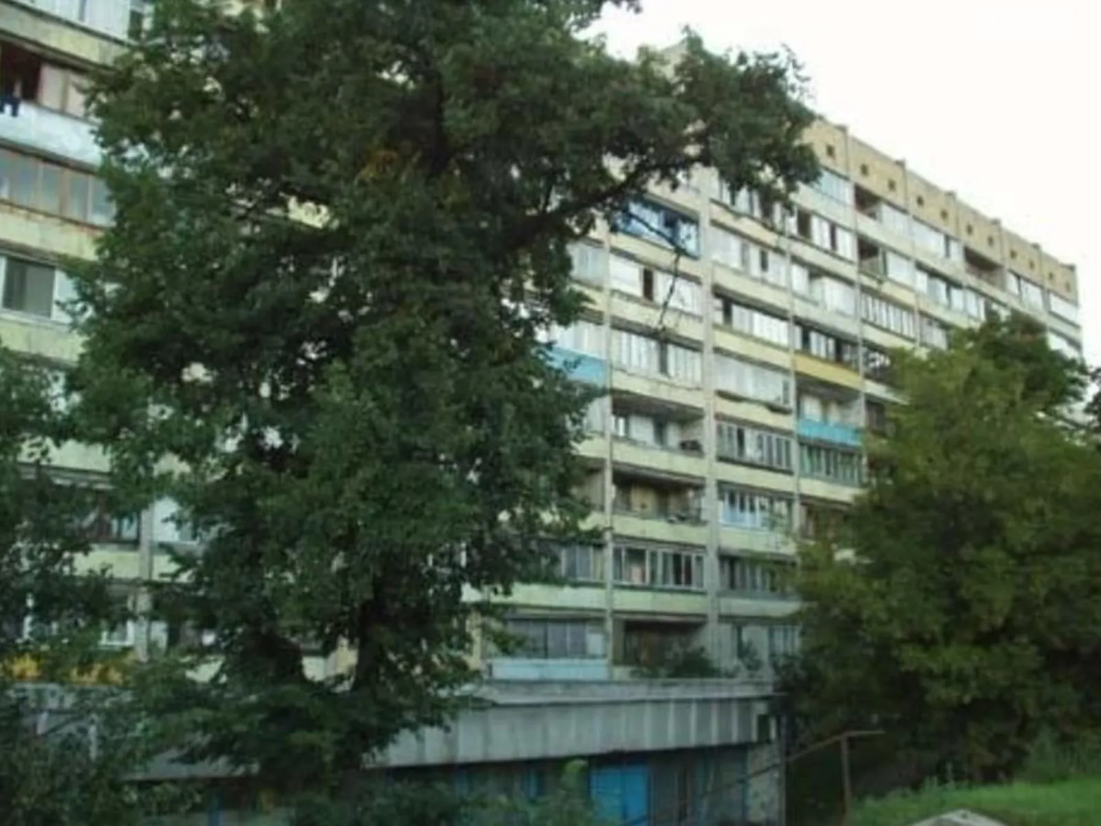 Продається 1-кімнатна квартира 32 кв. м у Києві, вул. Михайла Котельникова, 87