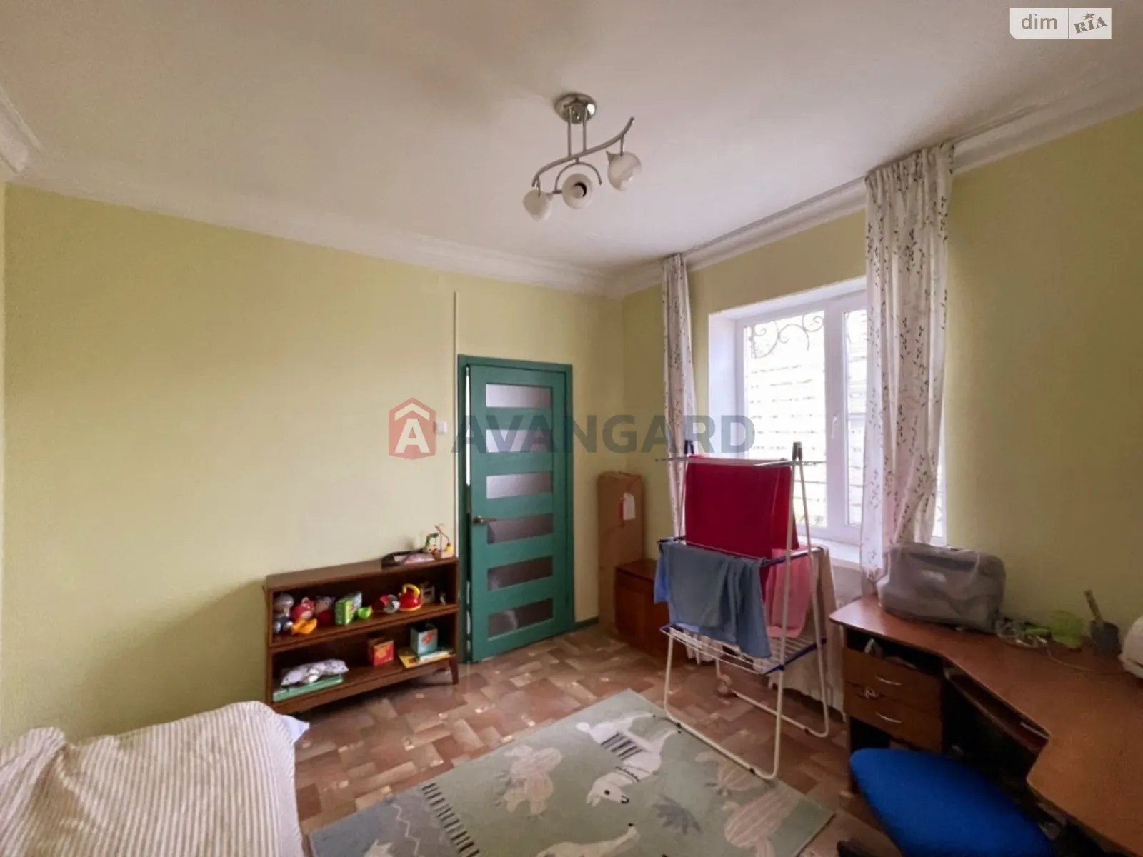 Продается 3-комнатная квартира 63 кв. м в Каменском, цена: 28000 $