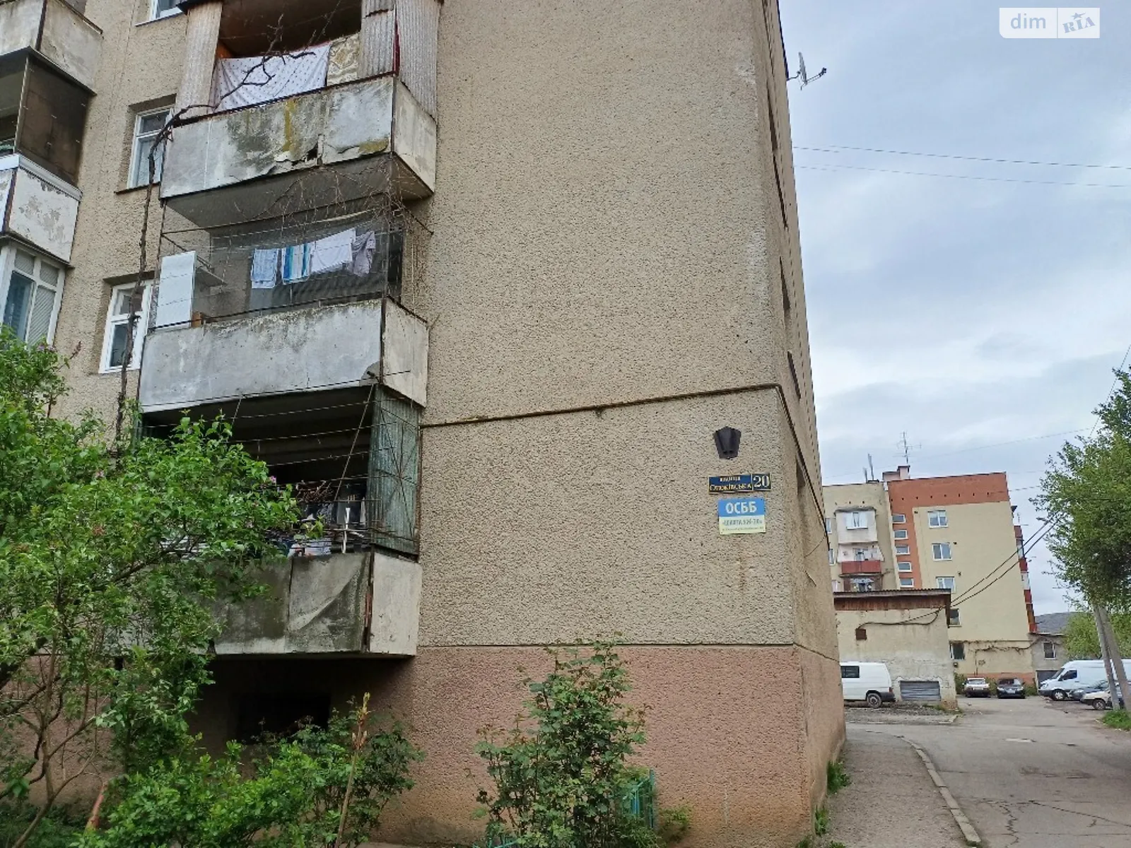 Продається 3-кімнатна квартира 80 кв. м у Ужгороді, вул. Оноківська, 20 - фото 1