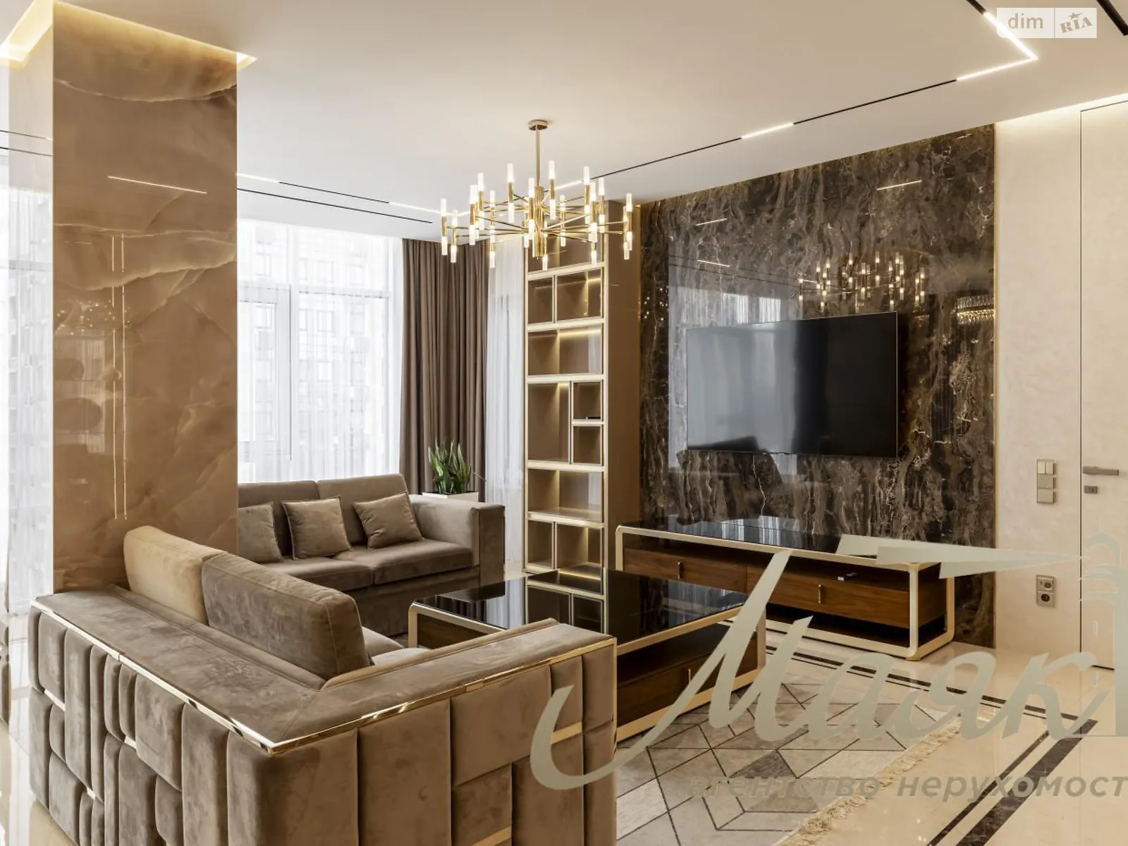Продается 3-комнатная квартира 122 кв. м в Киеве, ул. Саперное Поле