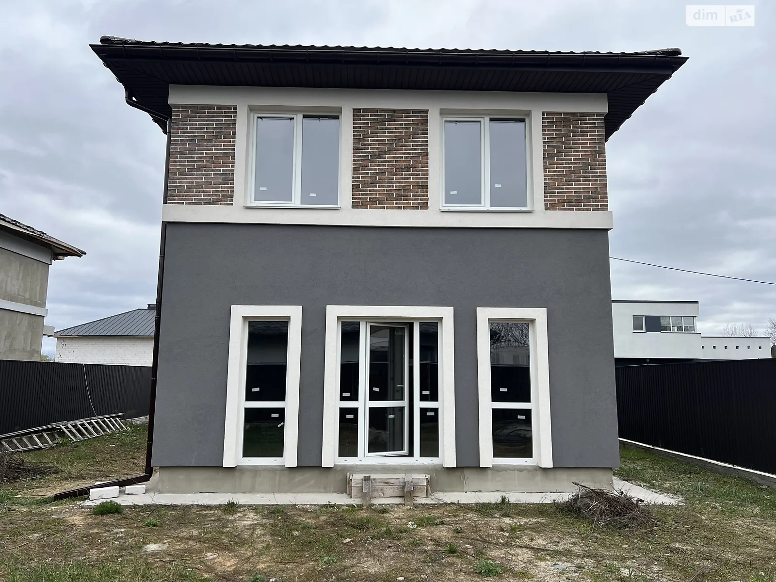 Продается дом на 2 этажа 135 кв. м с мансардой, цена: 90000 $ - фото 1