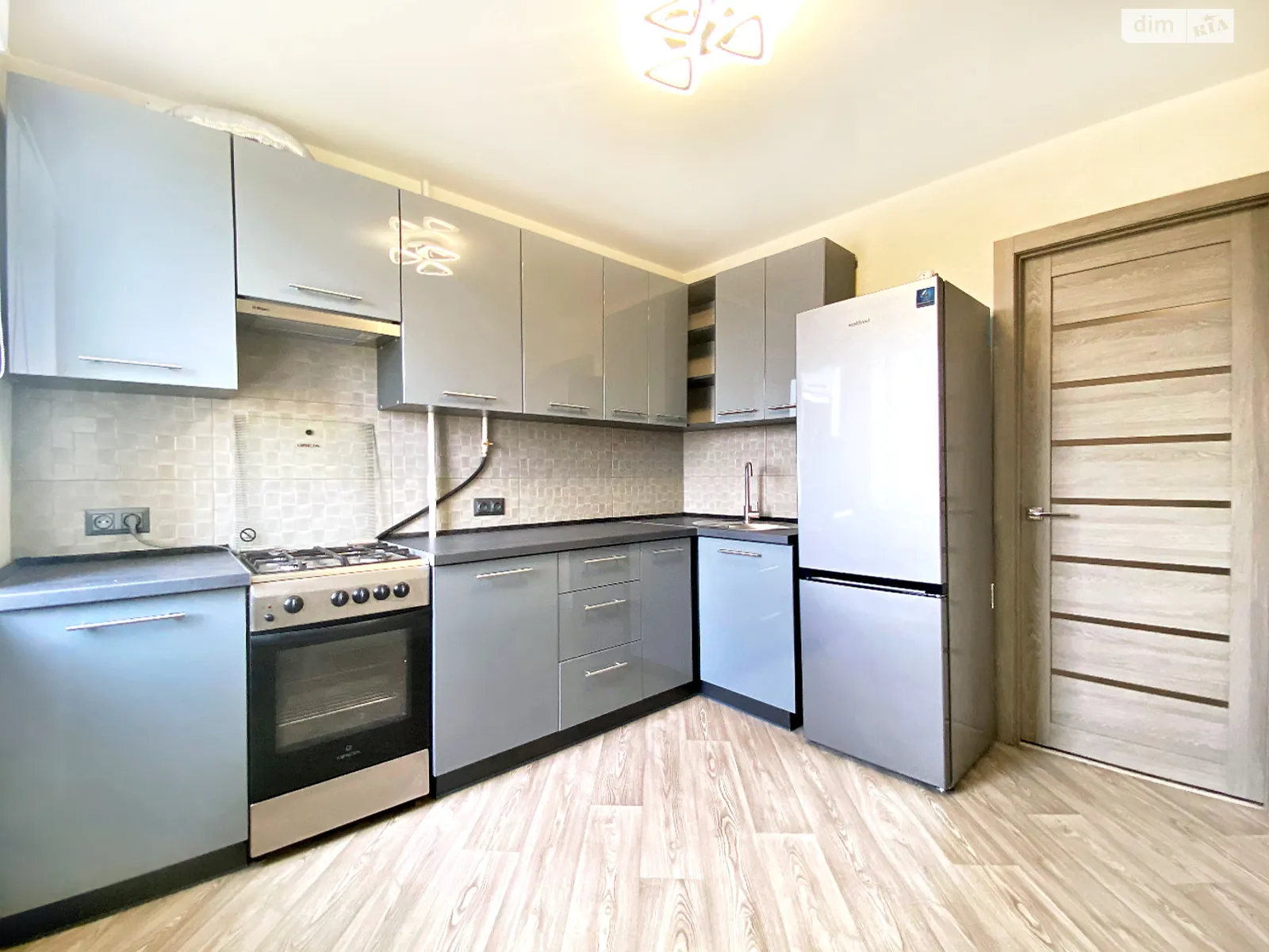 Продается 1-комнатная квартира 36 кв. м в Днепре, цена: 28000 $