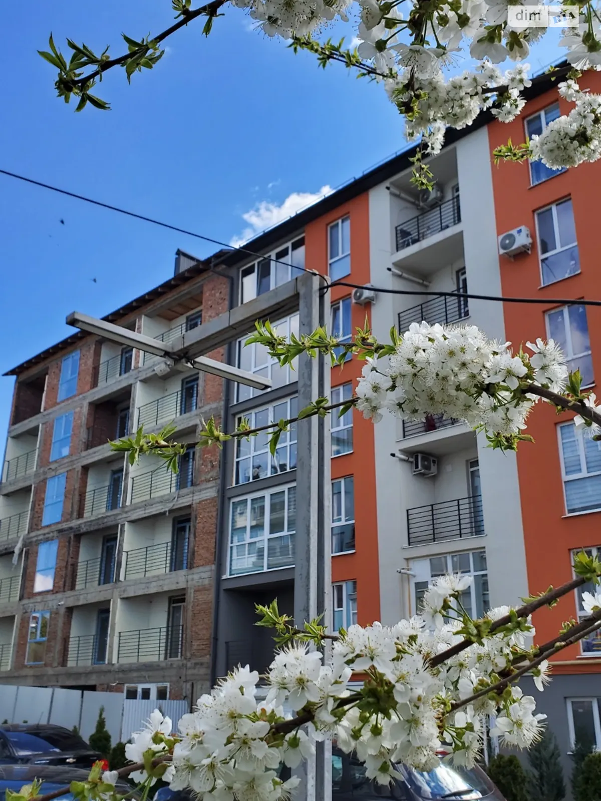 Продается 2-комнатная квартира 82 кв. м в Черновцах, цена: 67000 $ - фото 1