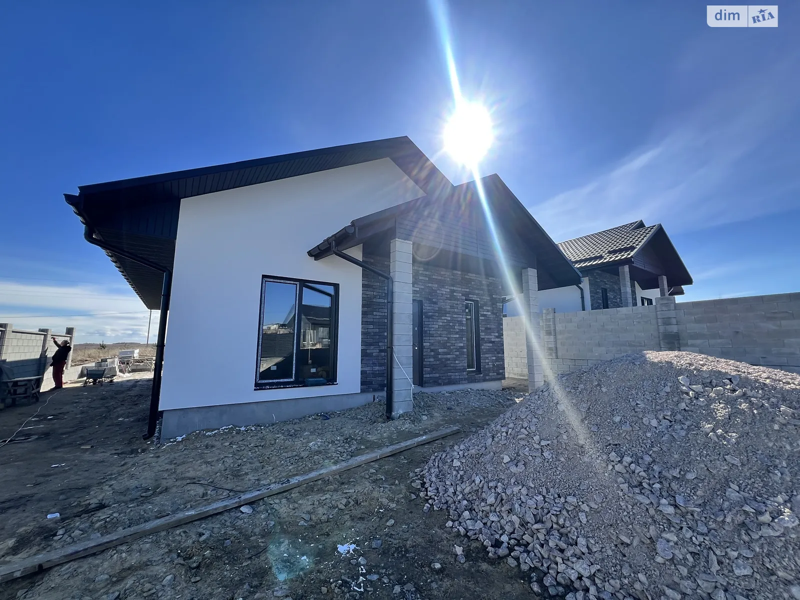 Продается одноэтажный дом 100 кв. м с бассейном, цена: 85000 $ - фото 1