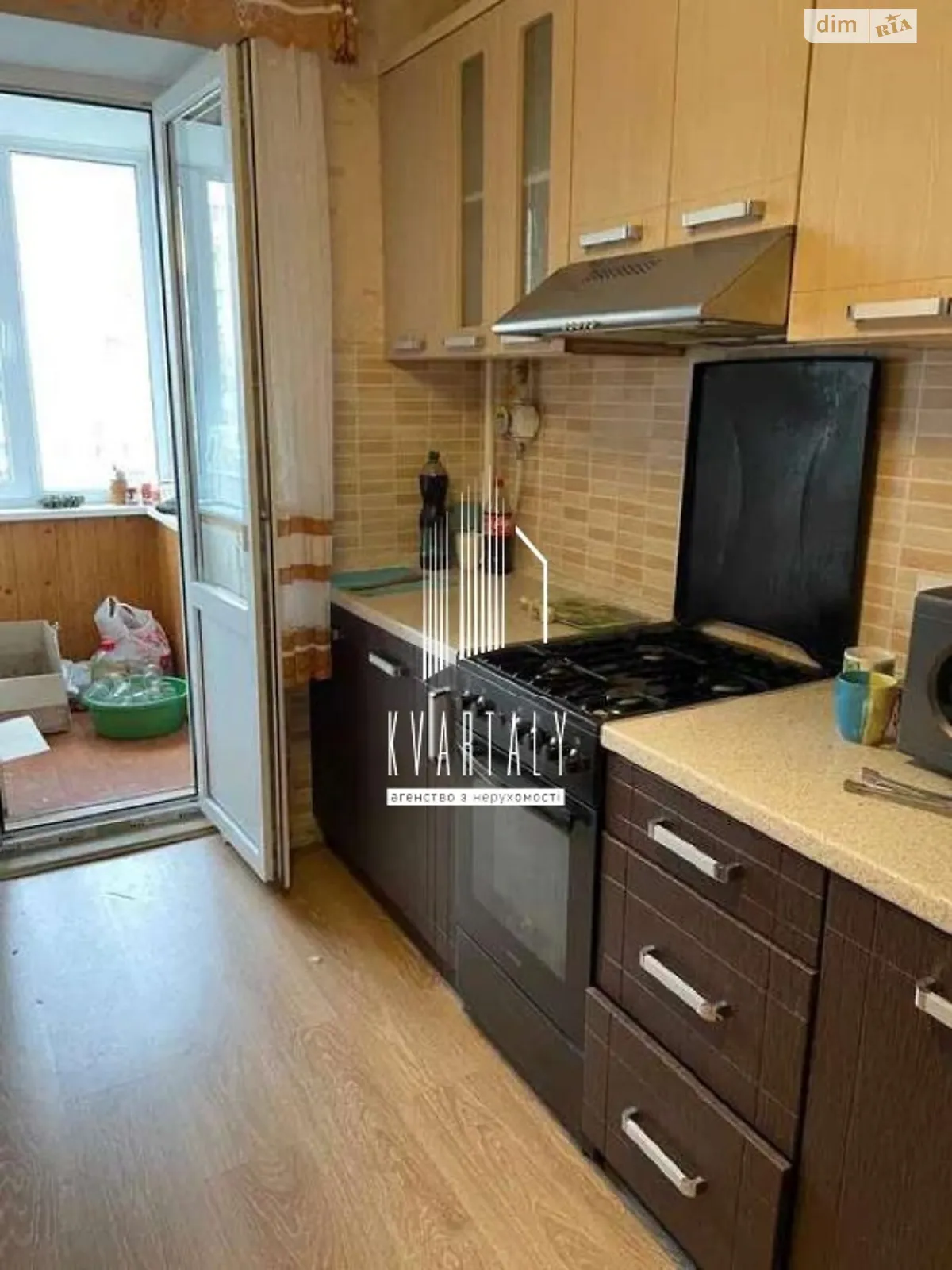 Продается 3-комнатная квартира 74 кв. м в Киеве, ул. Анны Ахматовой, 5 - фото 1
