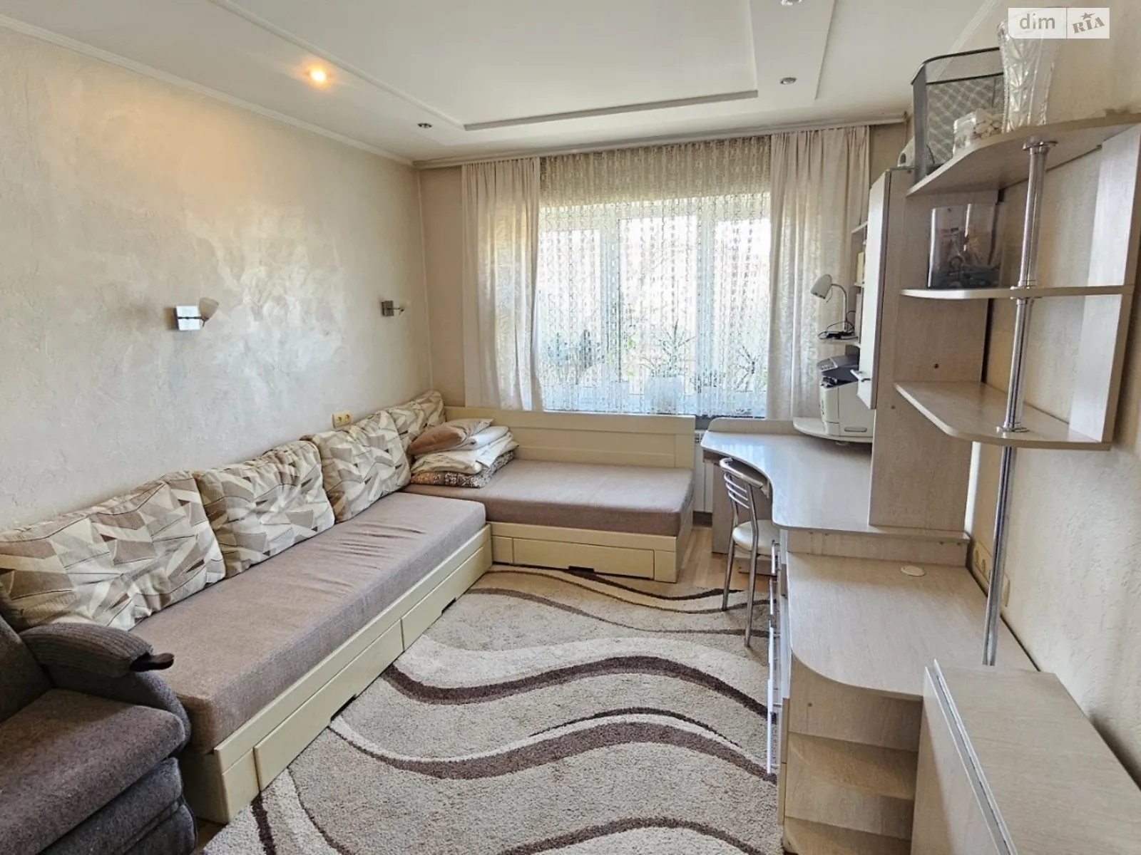 Продается 2-комнатная квартира 45 кв. м в Ивано-Франковске, ул. Коновальца Евгения