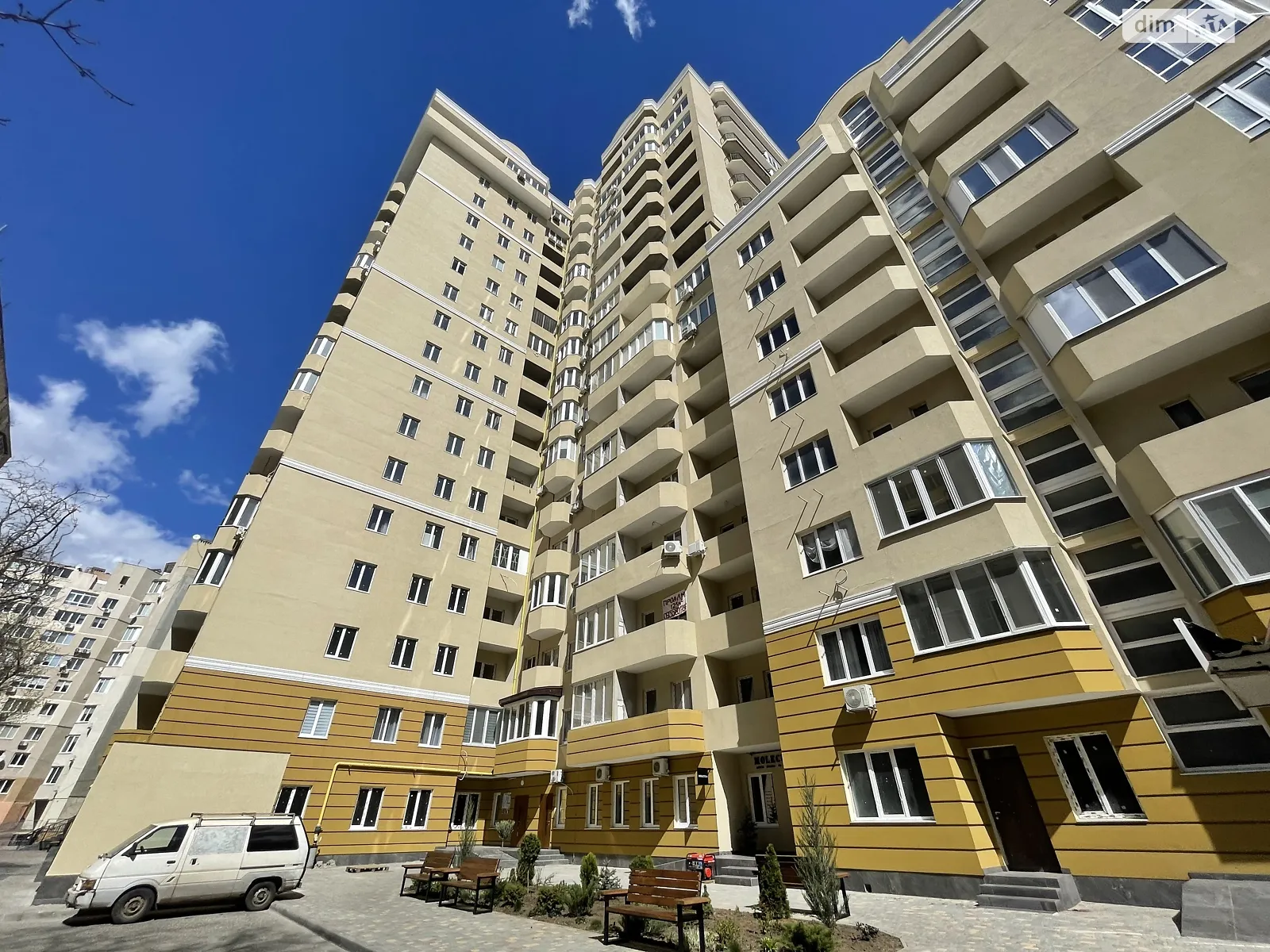 Продається 1-кімнатна квартира 72 кв. м у Одесі, вул. Сонячна - фото 1