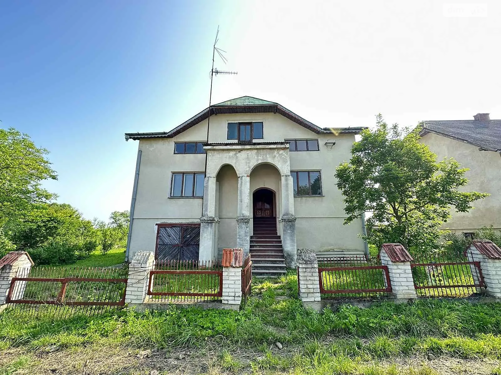 Продається будинок 2 поверховий 300 кв. м з меблями, вул. Богдана Хмельницького