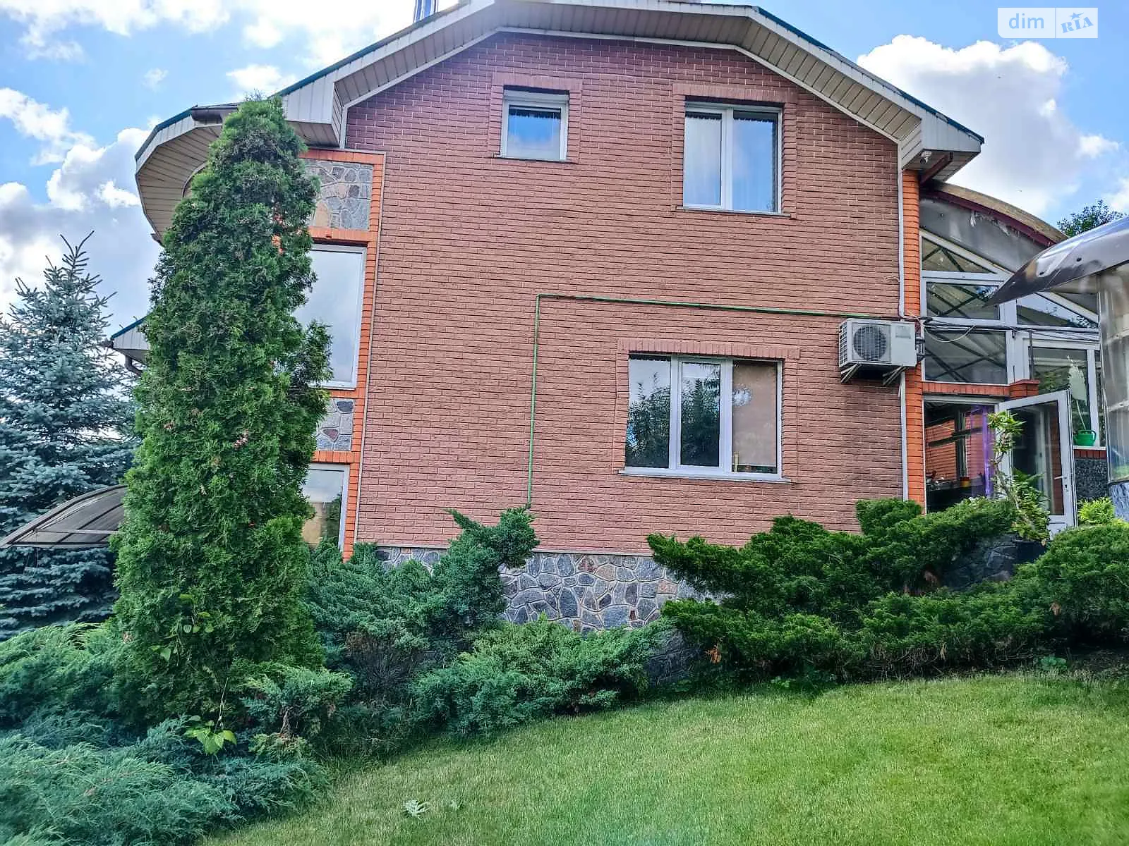 Продается дом на 2 этажа 255.2 кв. м с балконом, цена: 250000 $ - фото 1