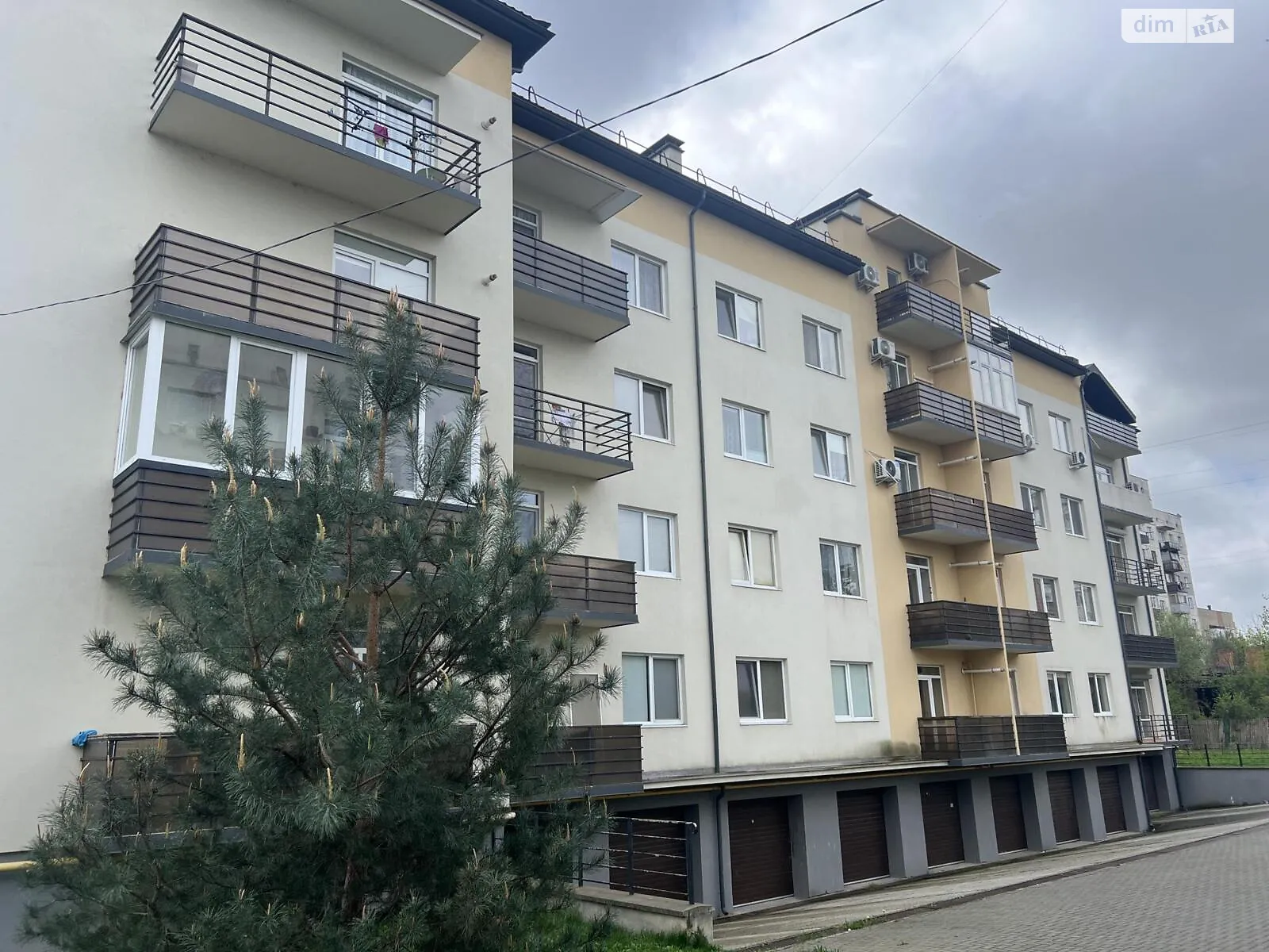 Продается 1-комнатная квартира 37 кв. м в Ужгороде, ул. Капушанская, 177А - фото 1