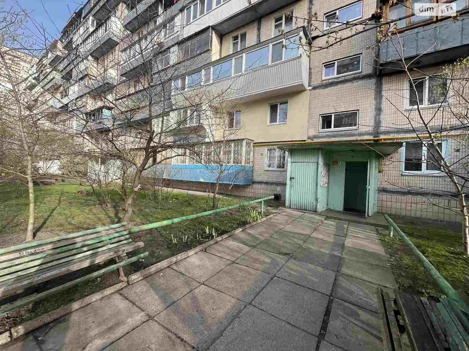 Продается 3-комнатная квартира 59.8 кв. м в Киеве, просп. Павла Тычины, 11 - фото 1