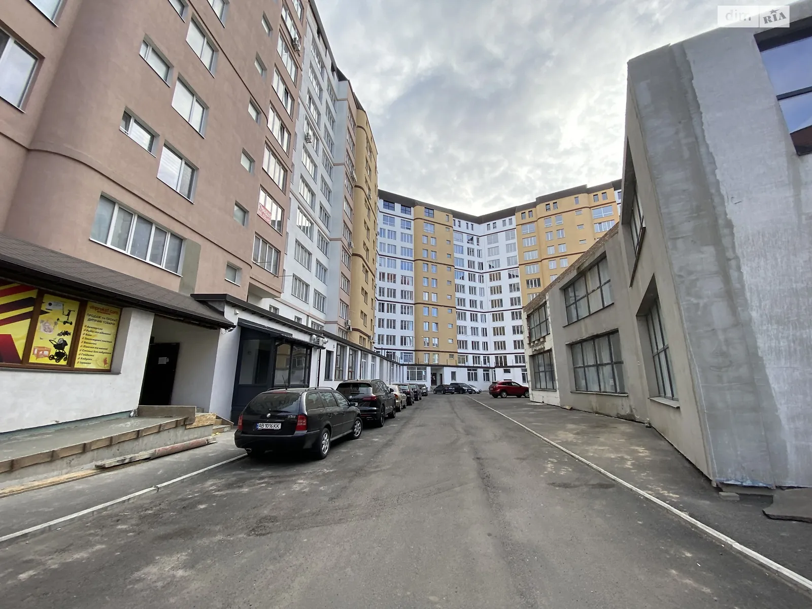 Продается 1-комнатная квартира 73 кв. м в Виннице, ул. Стрелецкая, 1 - фото 1