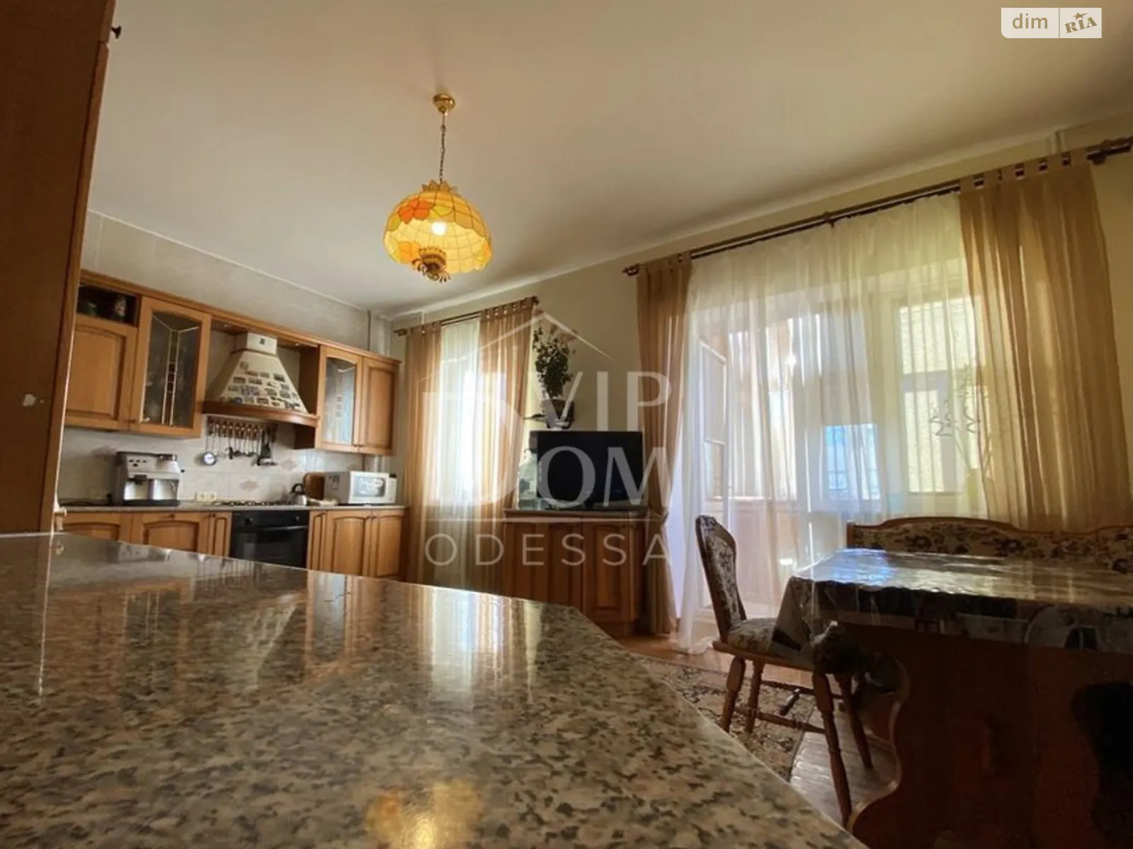 Продается 3-комнатная квартира 147 кв. м в Одессе, бул. Французский - фото 1