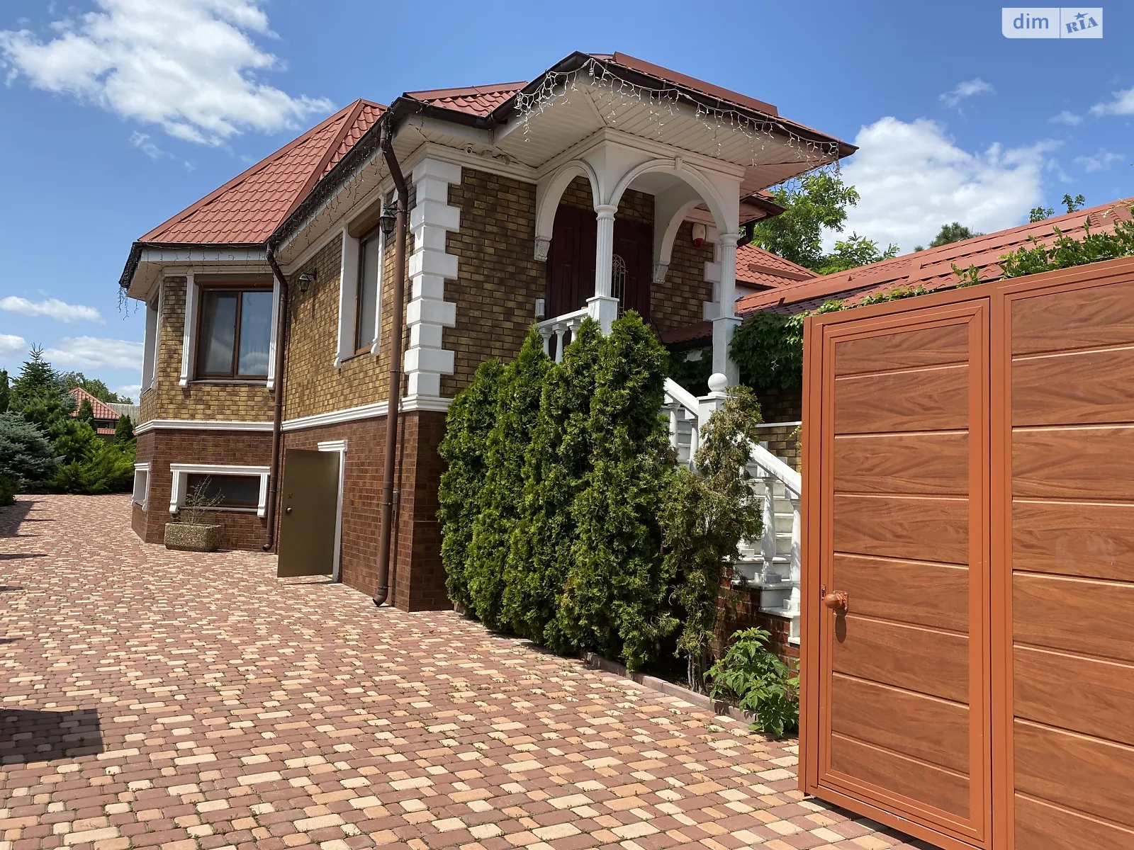 Продается одноэтажный дом 300 кв. м с баней/сауной, цена: 299999 $ - фото 1