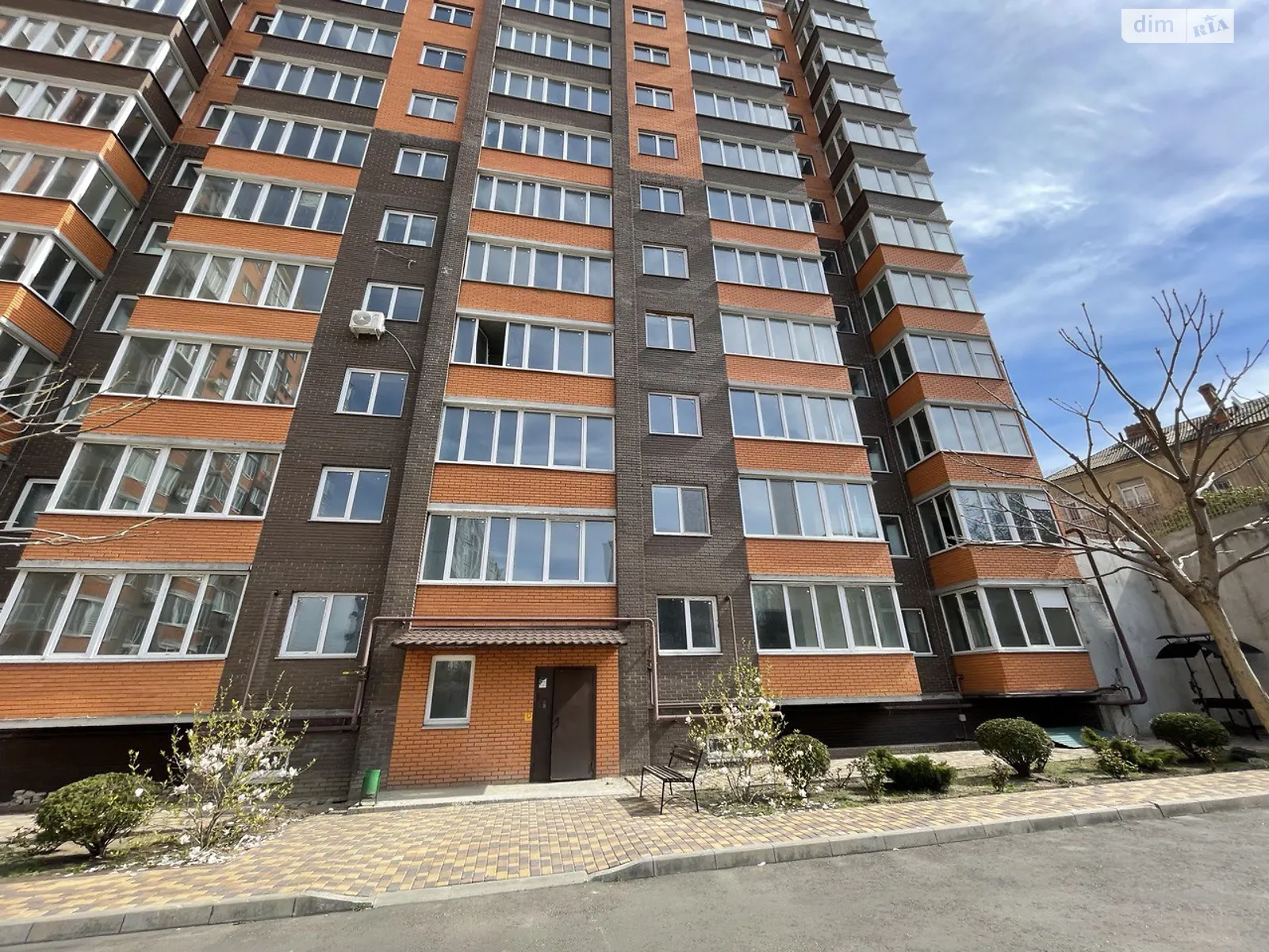 Продается 1-комнатная квартира 47.7 кв. м в Николаеве, ул. Мостостроителей, 18