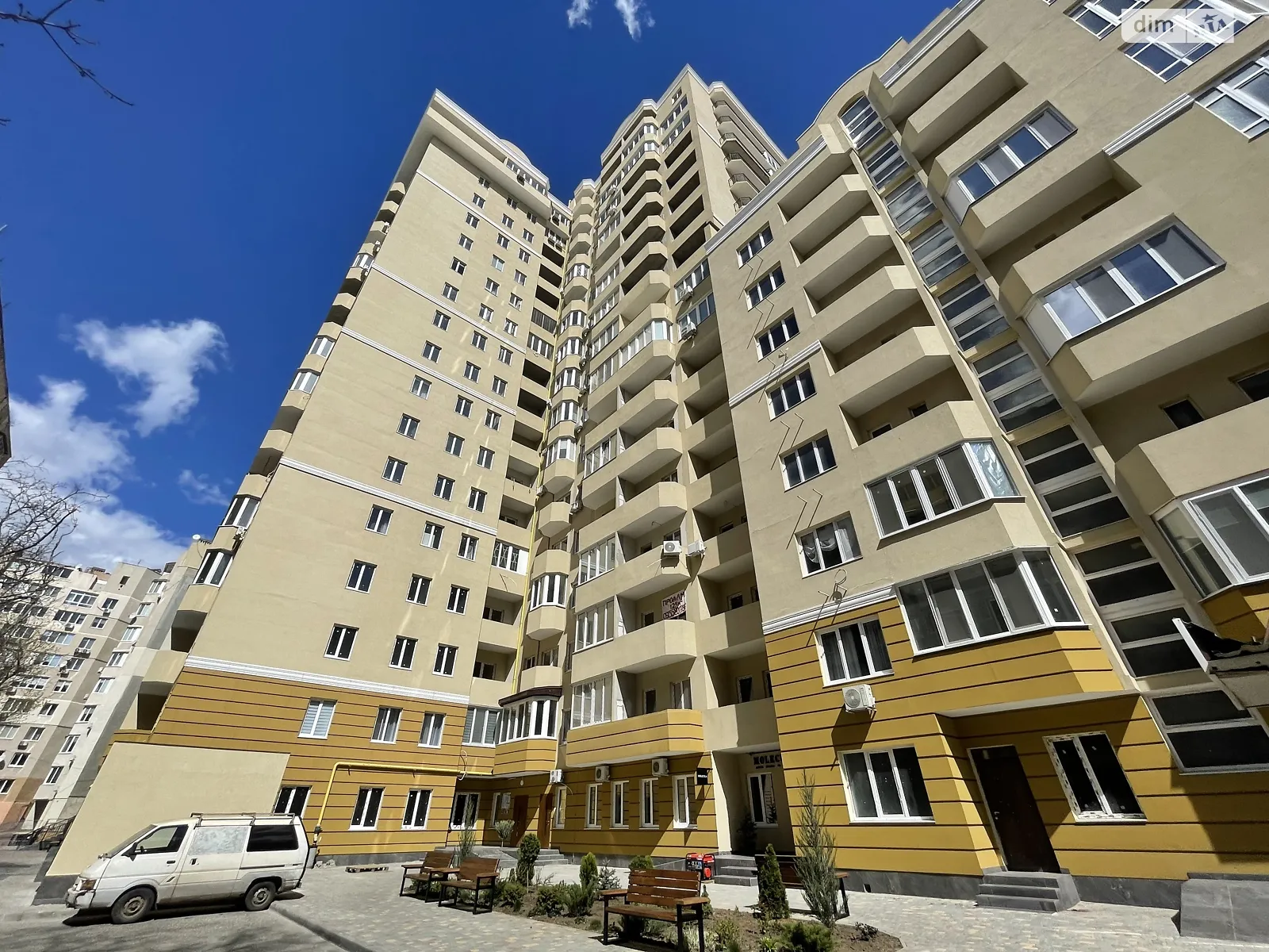 Продается 3-комнатная квартира 85 кв. м в Одессе, ул. Солнечная