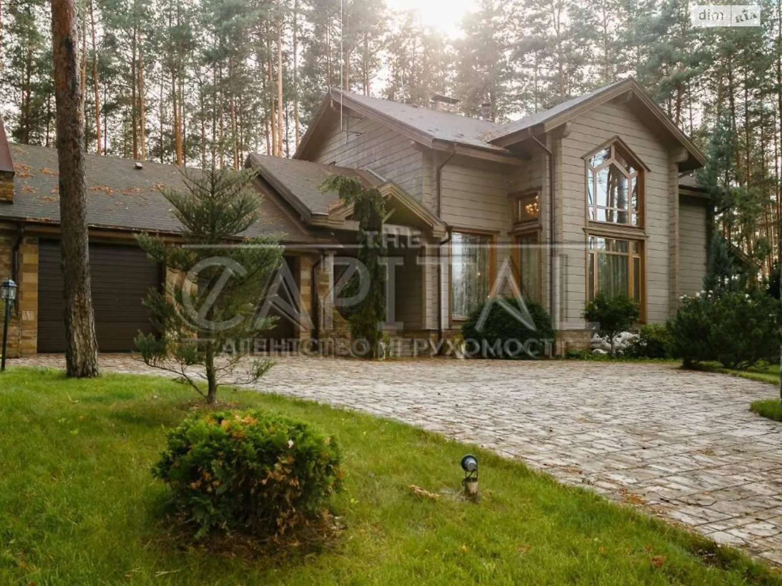 Сдается в аренду дом на 2 этажа 400 кв. м с камином, цена: 4000 $ - фото 1