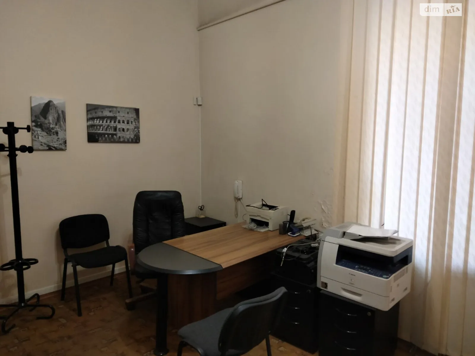 Продается офис 105 кв. м в бизнес-центре, цена: 75000 $