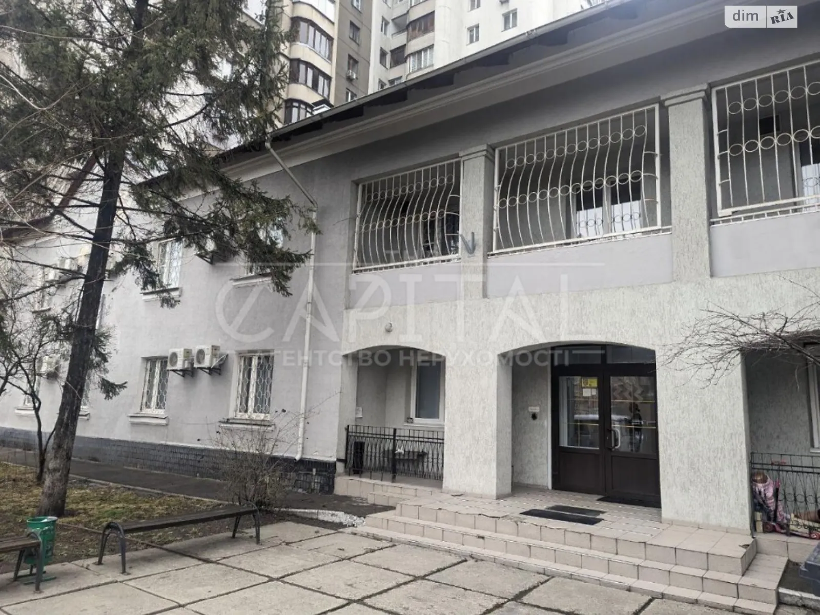 Сдается в аренду офис 937 кв. м в бизнес-центре, цена: 7350 $ - фото 1