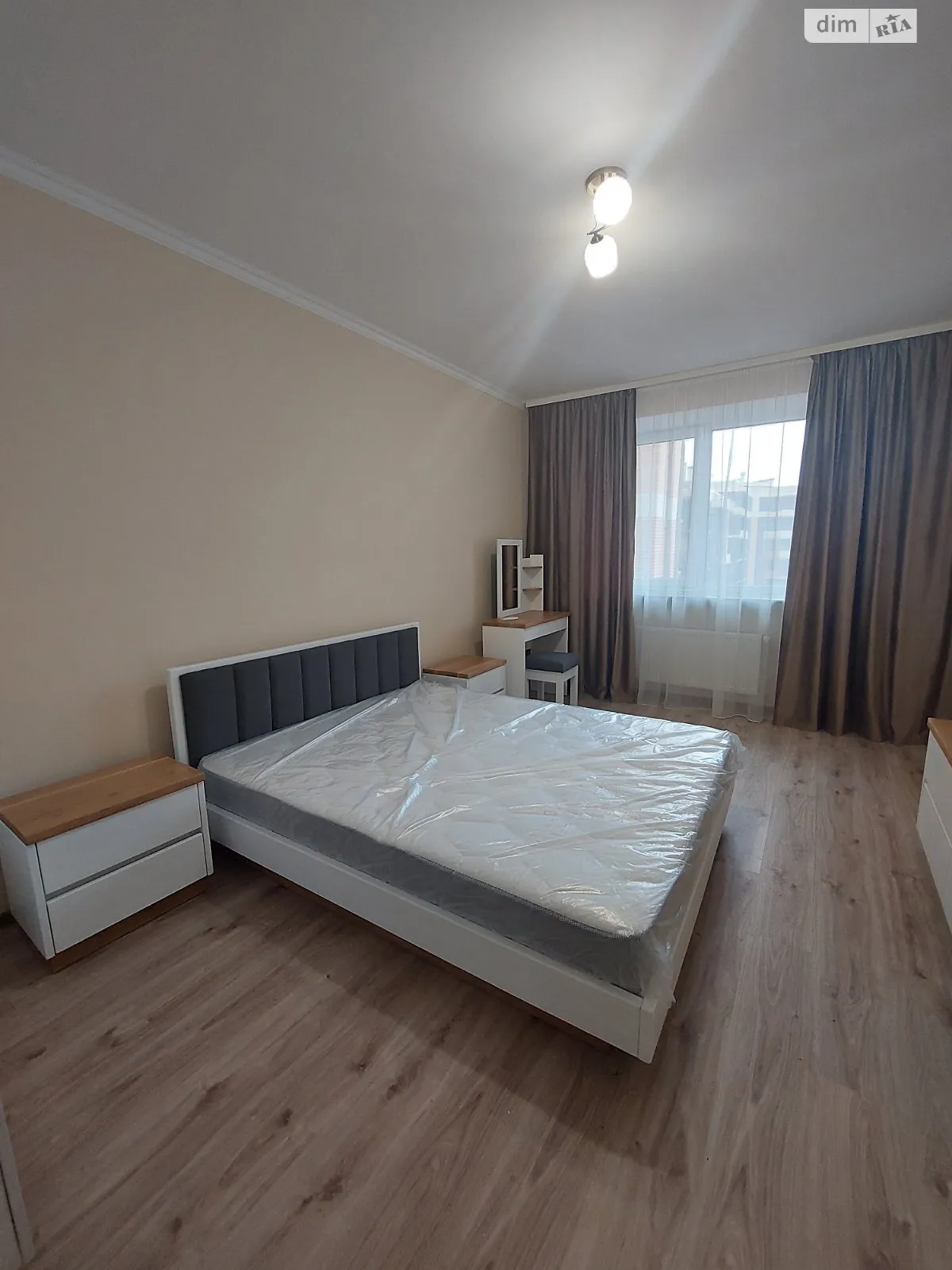 2-кімнатна квартира 70 кв. м у Луцьку, цена: 20000 грн