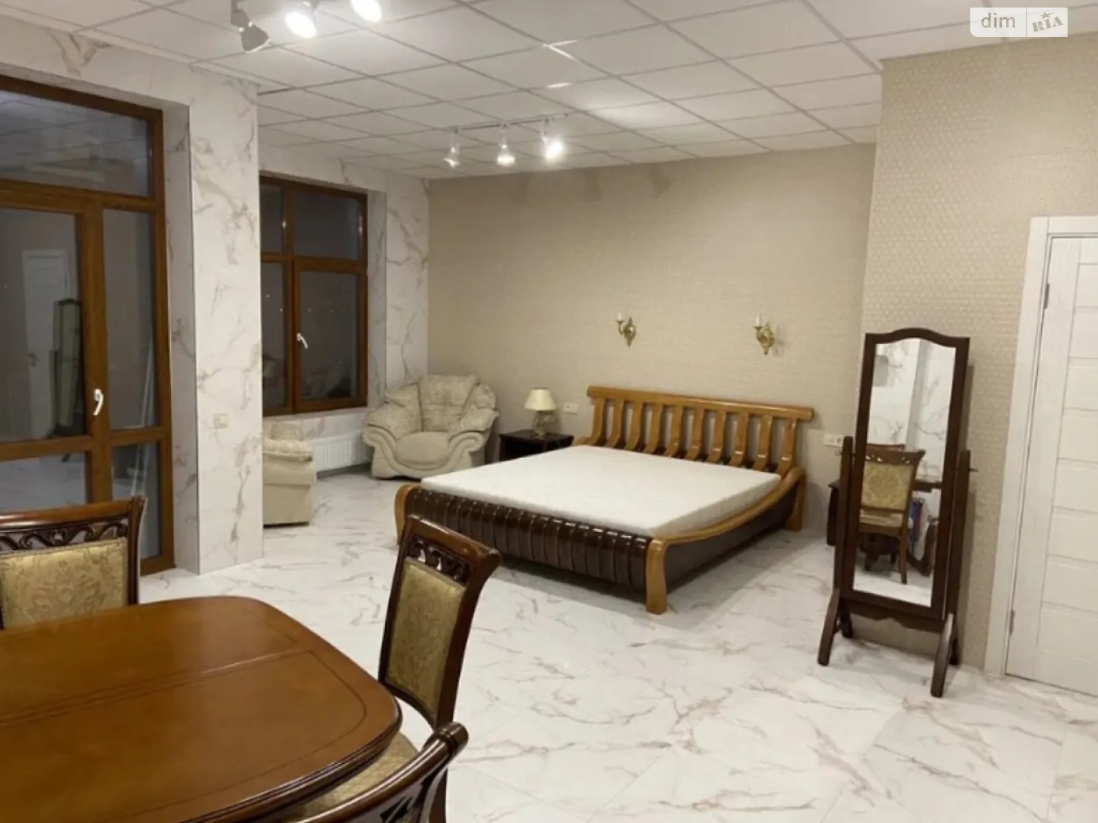 Продается 1-комнатная квартира 40 кв. м в Одессе, ул. Долгая
