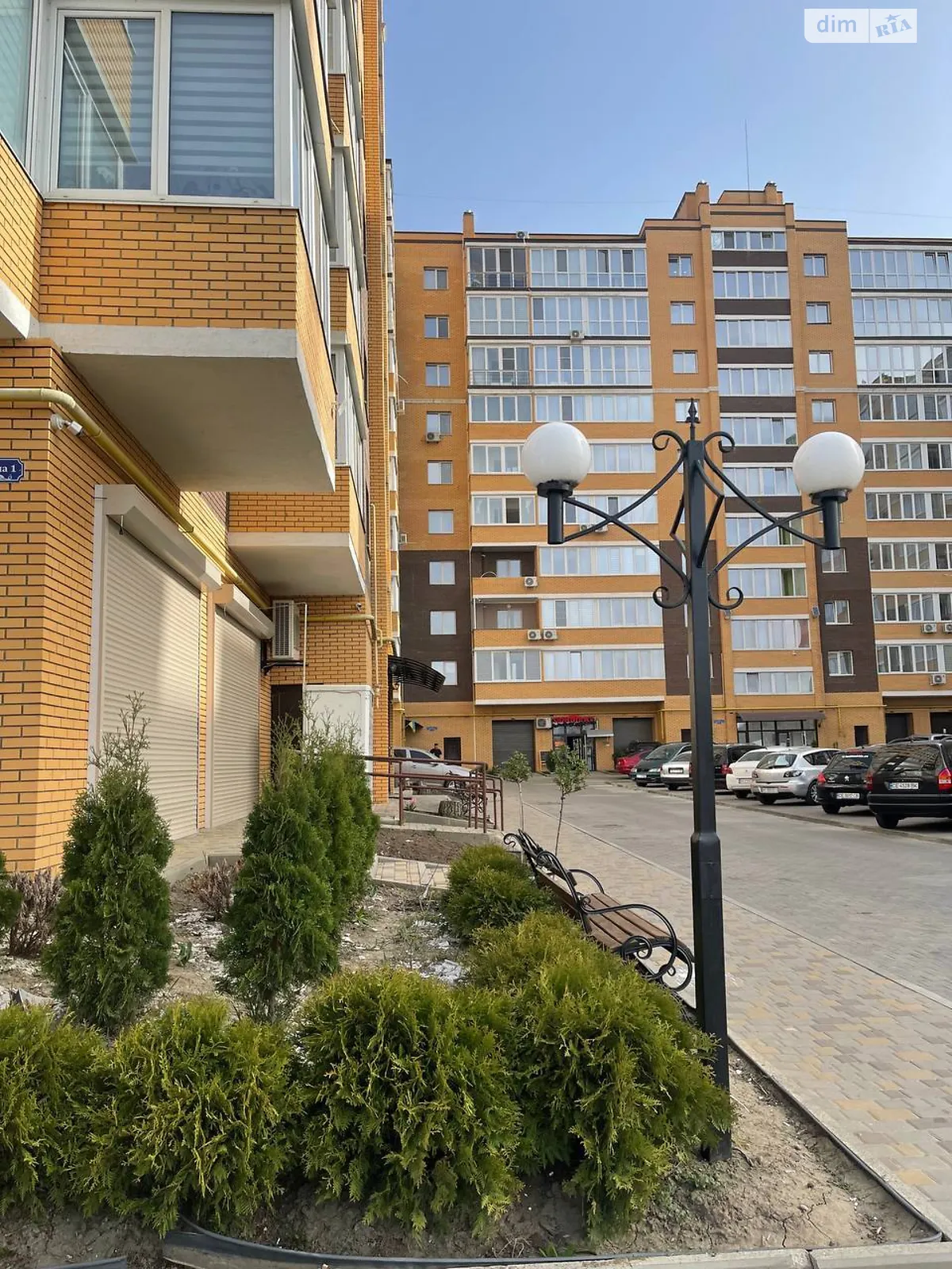 Продается 3-комнатная квартира 106 кв. м в Черновцах, цена: 94000 $ - фото 1