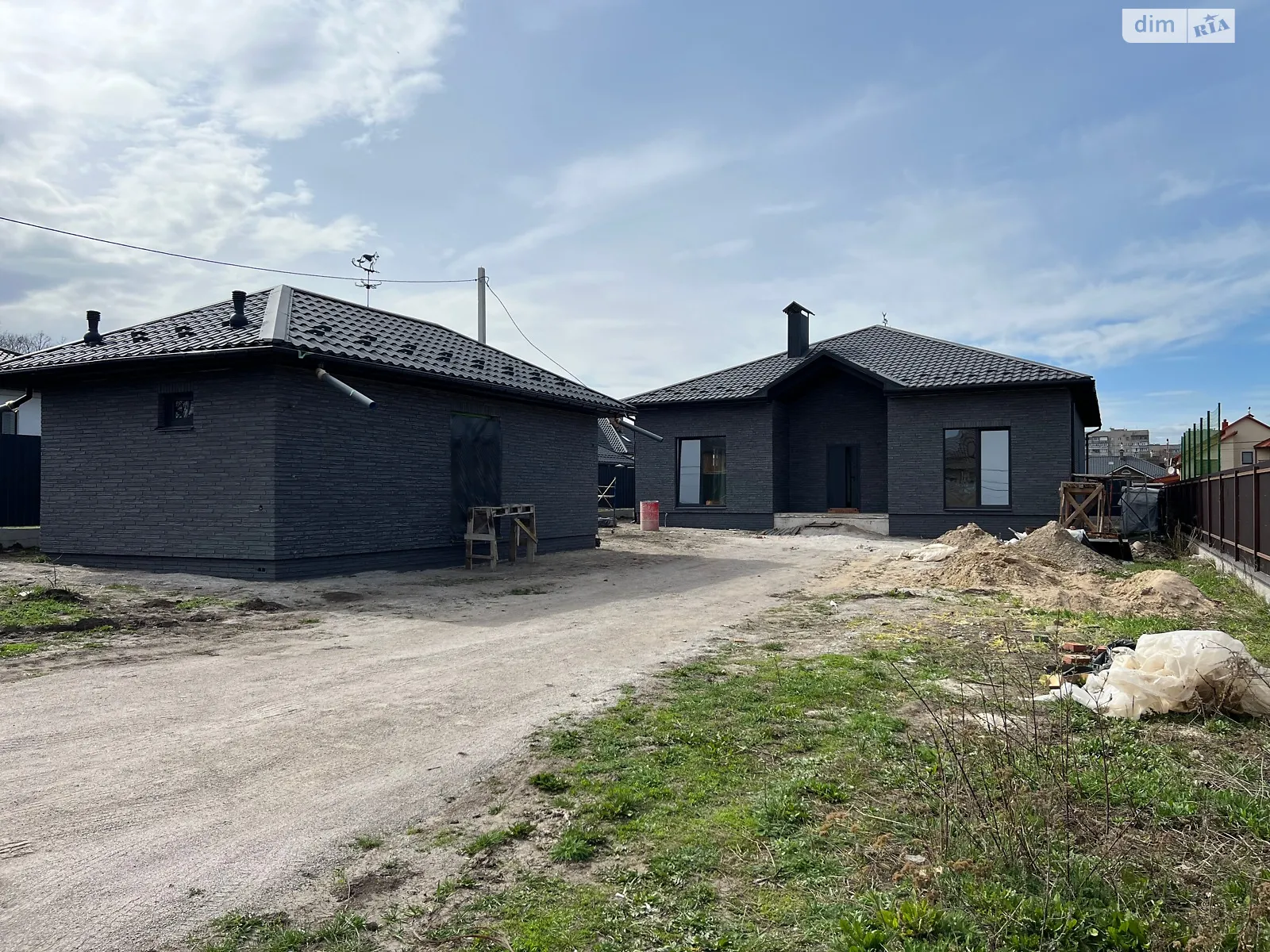 Продается одноэтажный дом 208 кв. м с балконом, цена: 220000 $ - фото 1